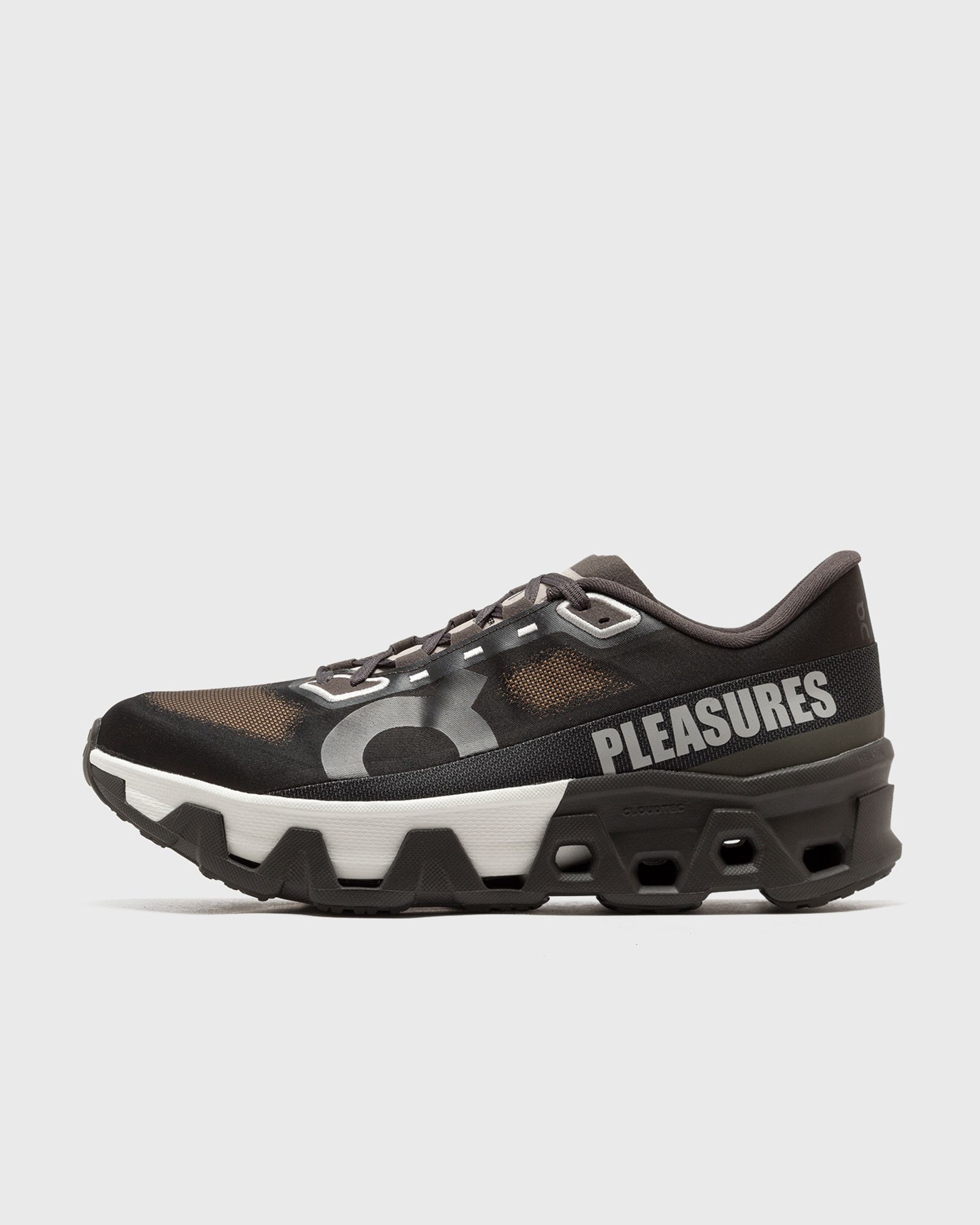 ON x PLEASURES x The Loop Cloudmonster Hyper Black | BSTN Store