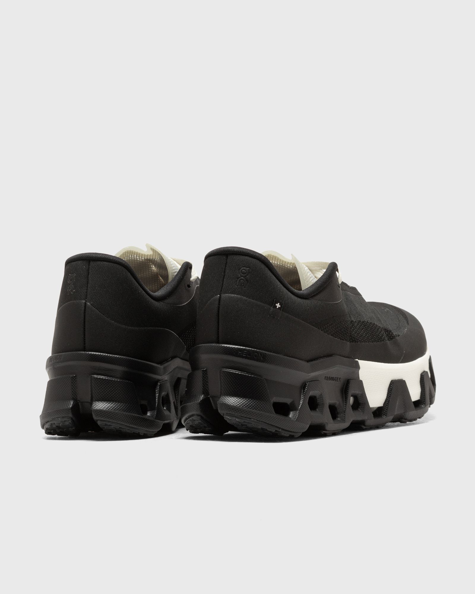 x PAF Cloudmonster Hyper