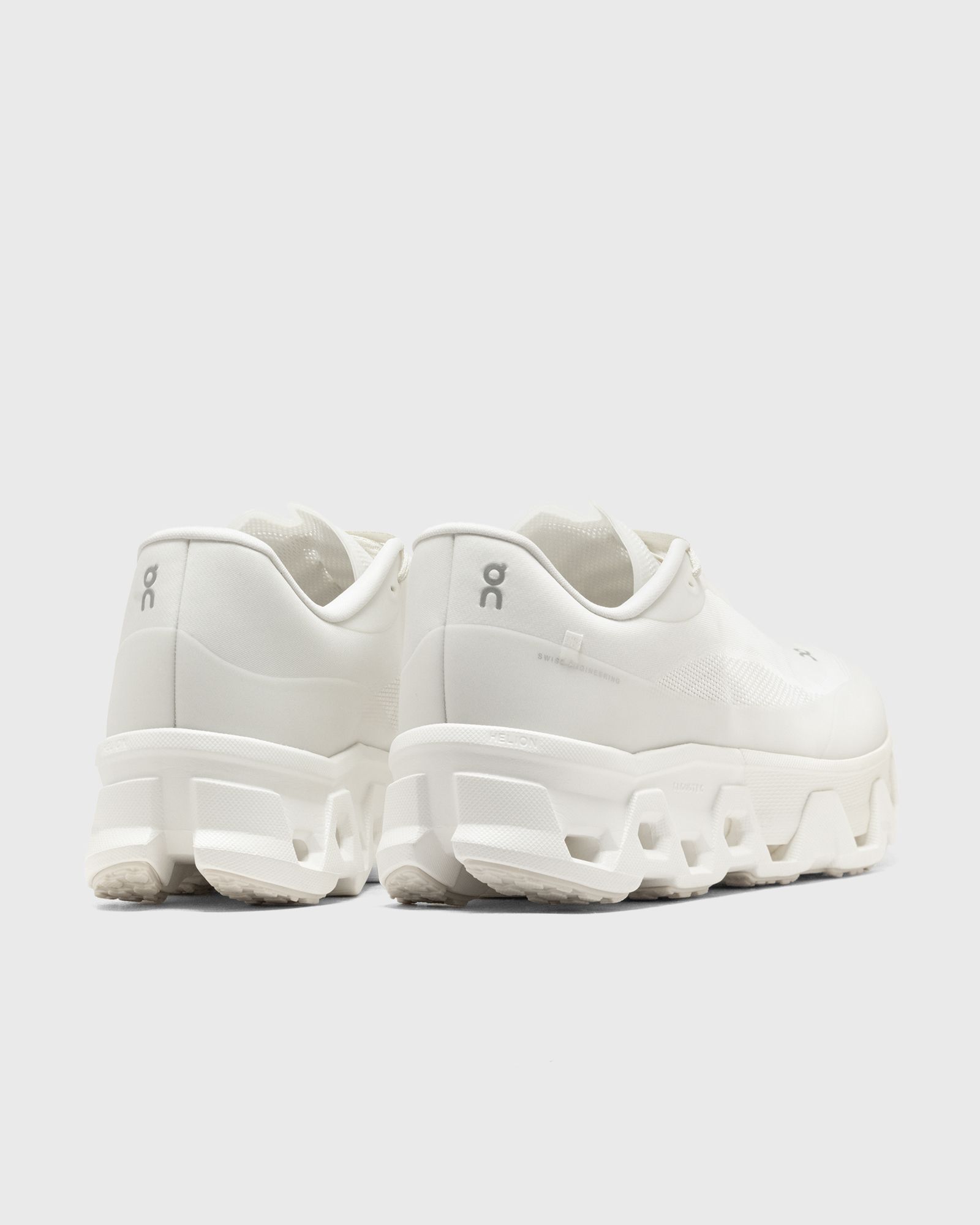 x PAF Cloudmonster Hyper