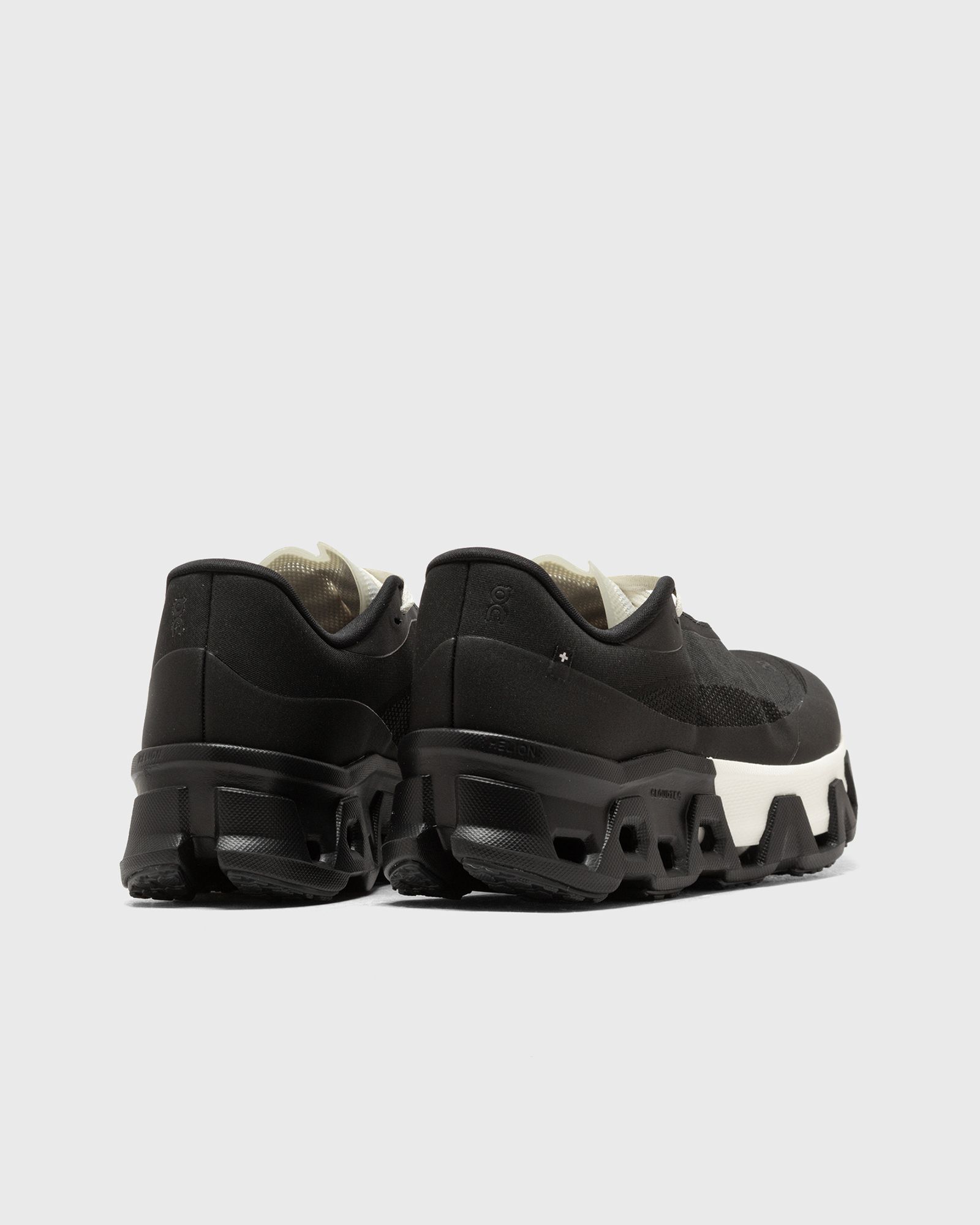 x PAF Cloudmonster Hyper