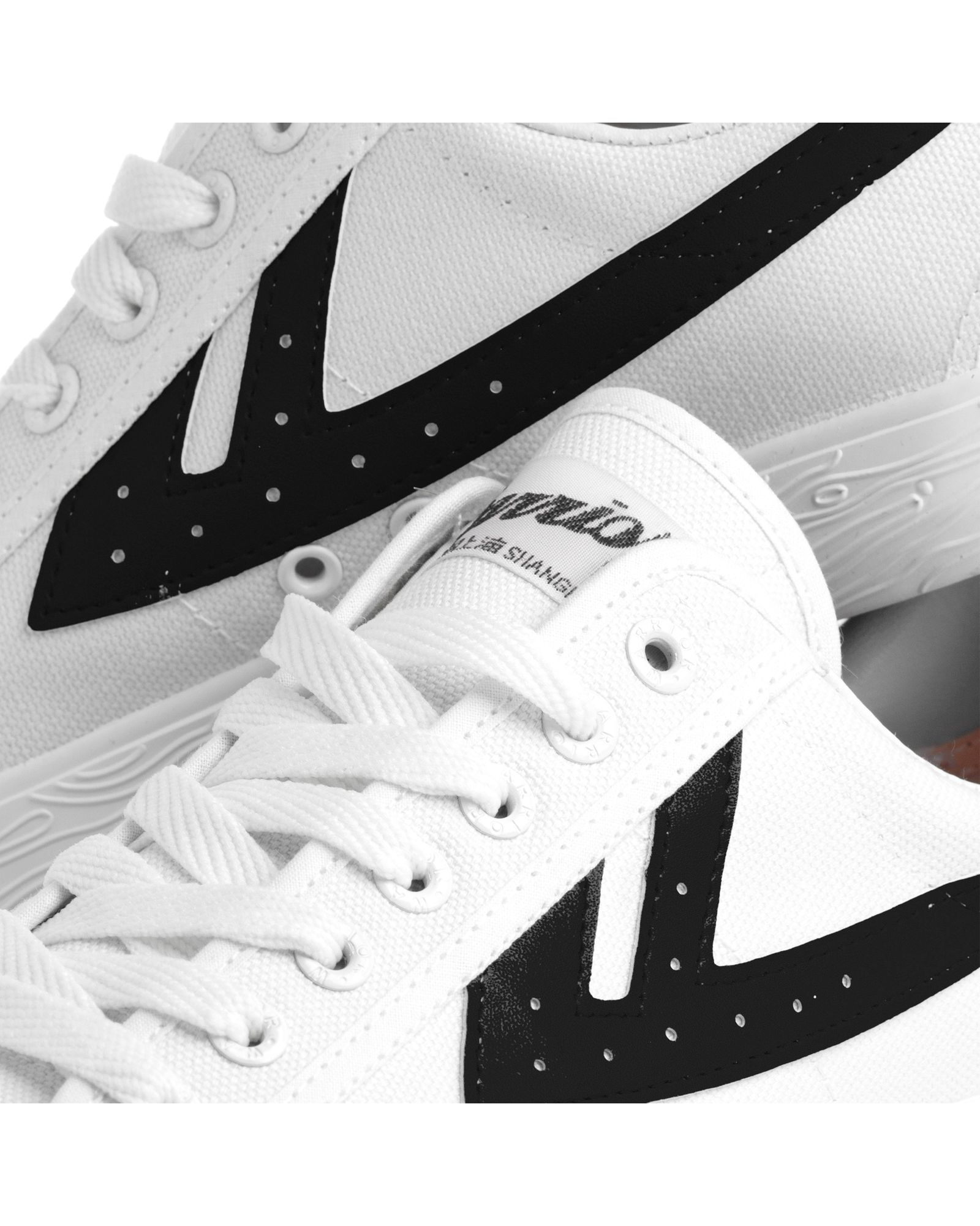 Iconic Chinese Basketball Sneaker