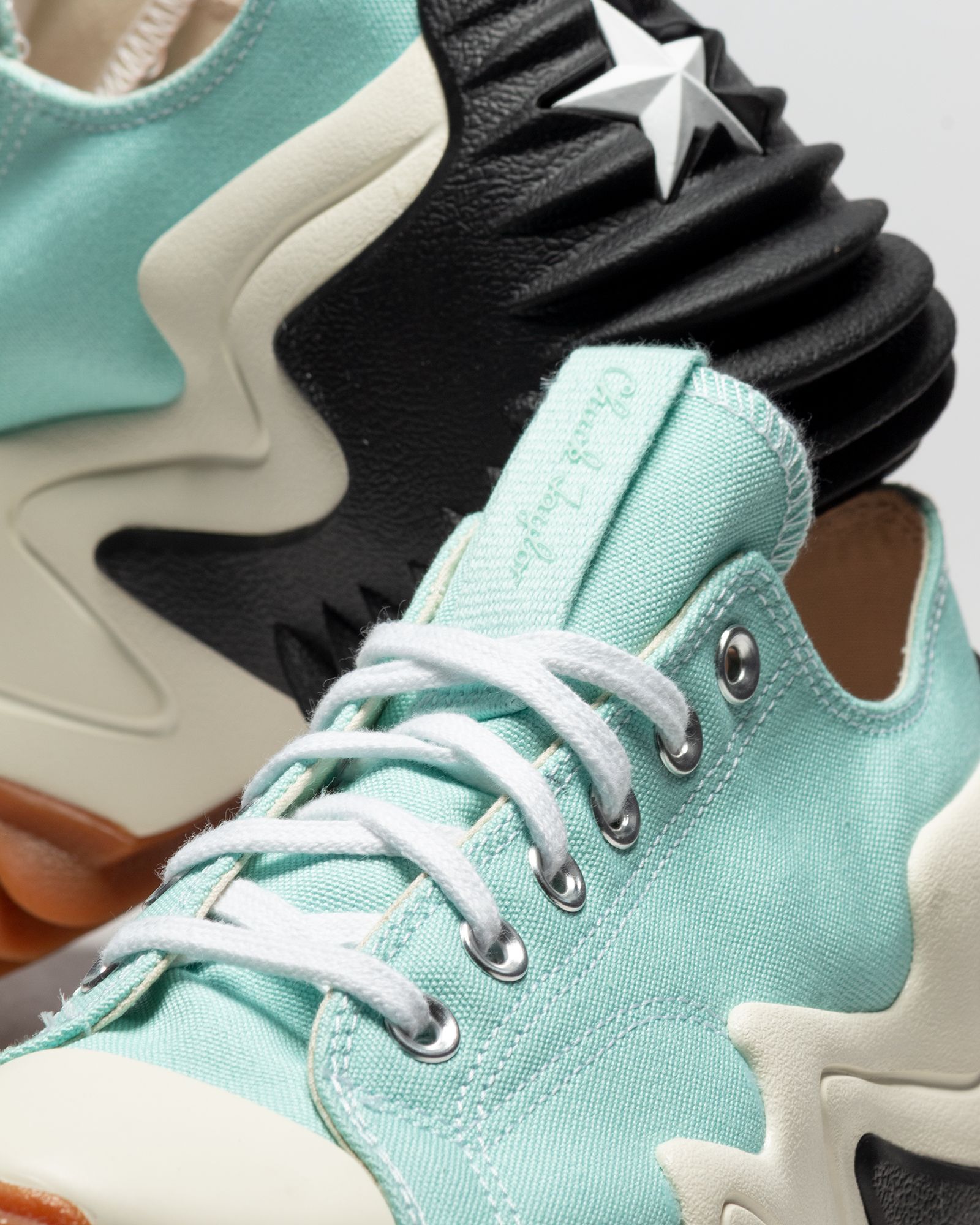 WMNS Run Star Motion