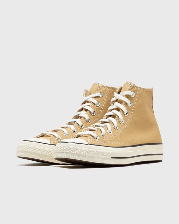 Club on sale gold converse