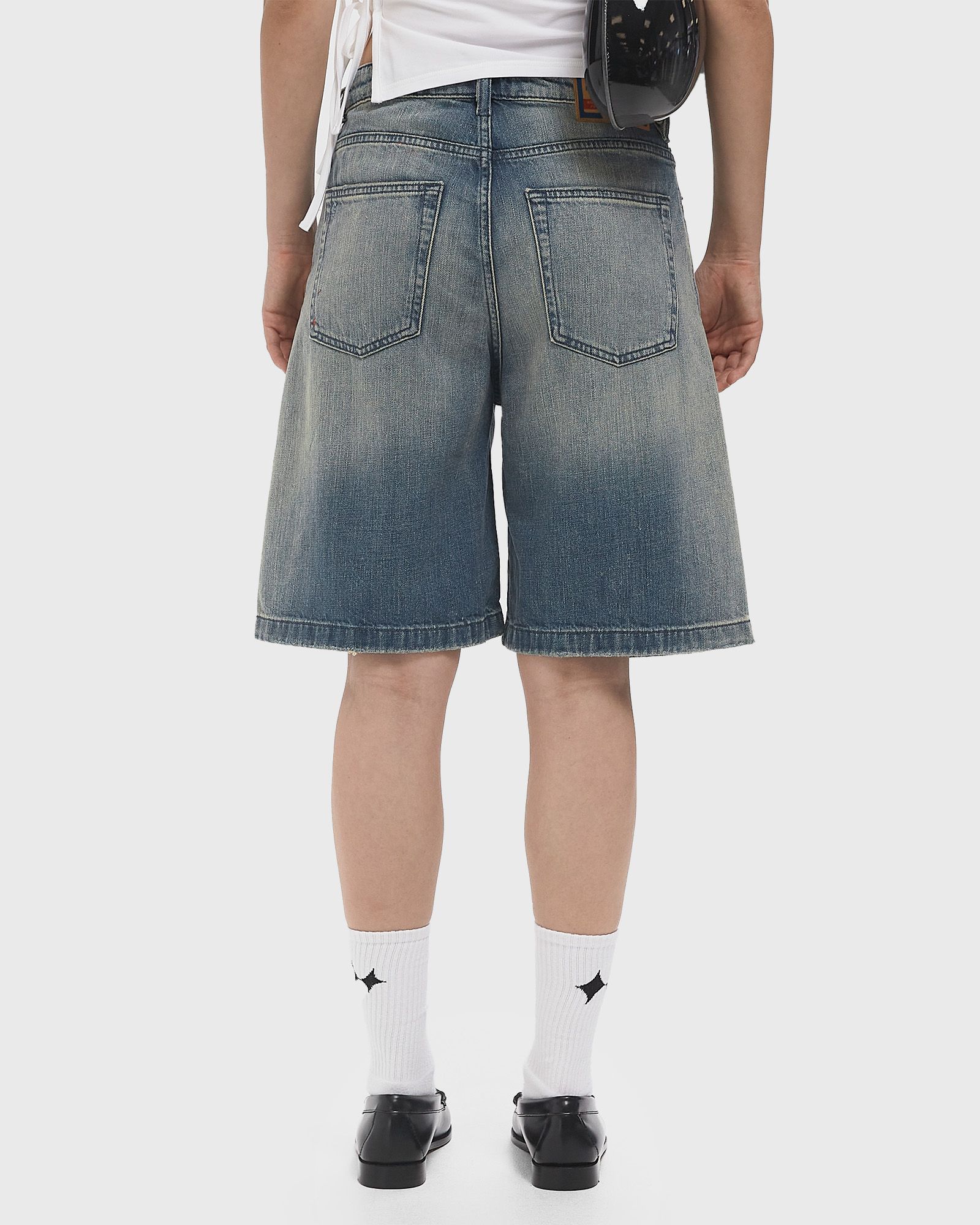 DE-SIRE-SHORT SHORTS