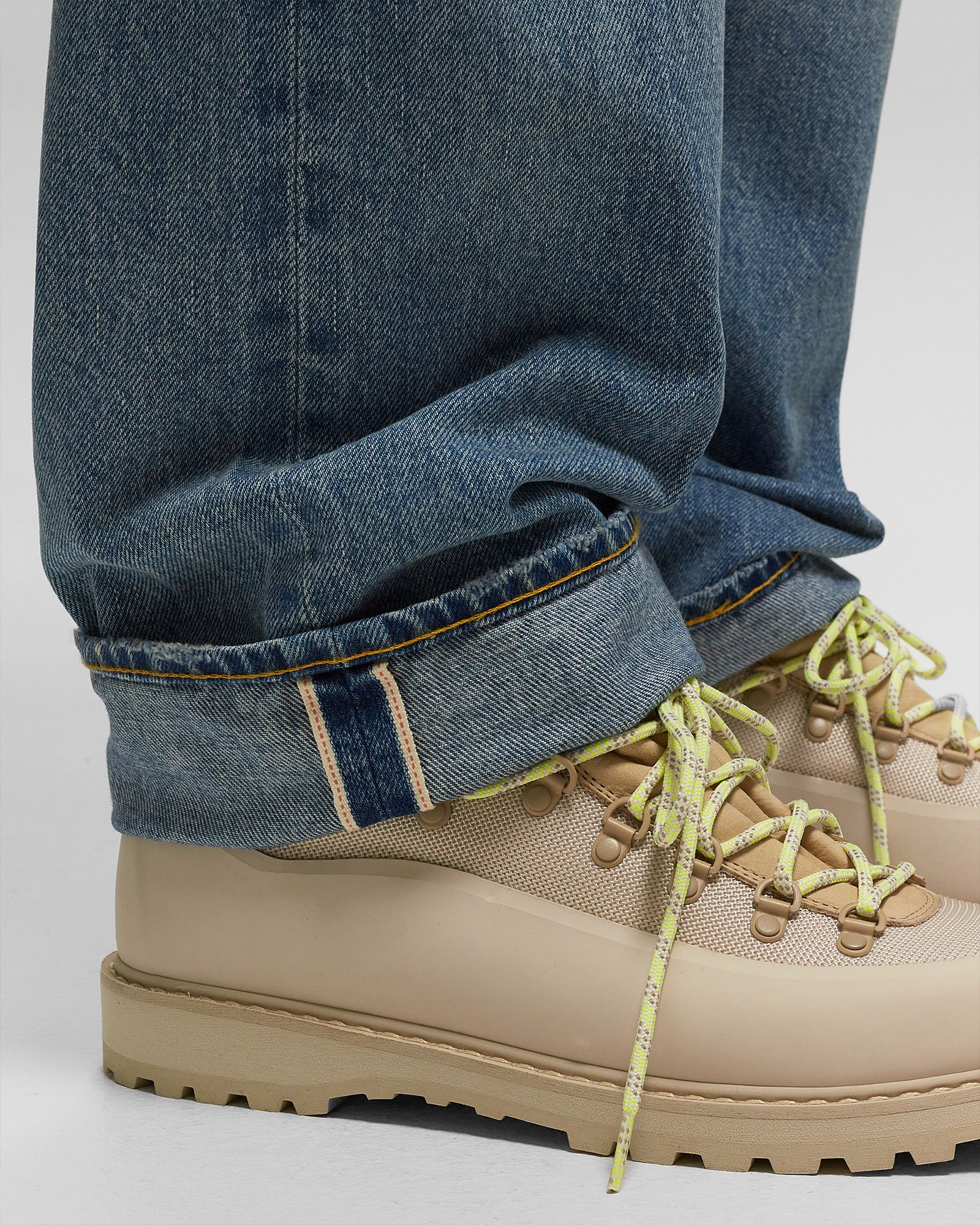 x BEAMS STAY LOOSE JEANS