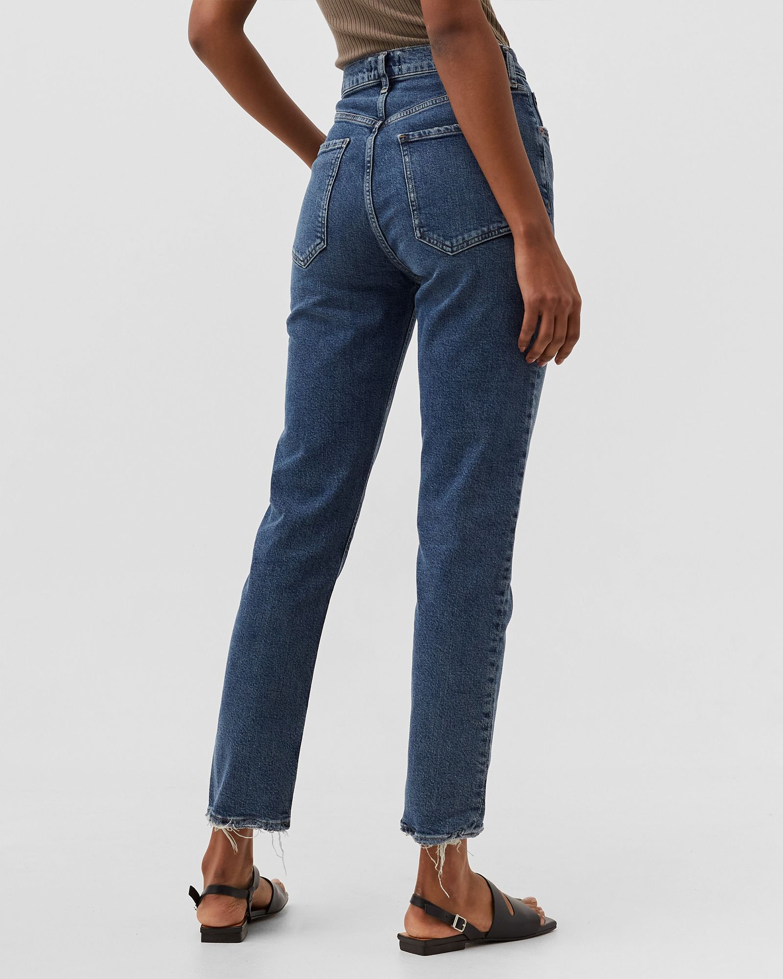 WMNS riley long in cypher