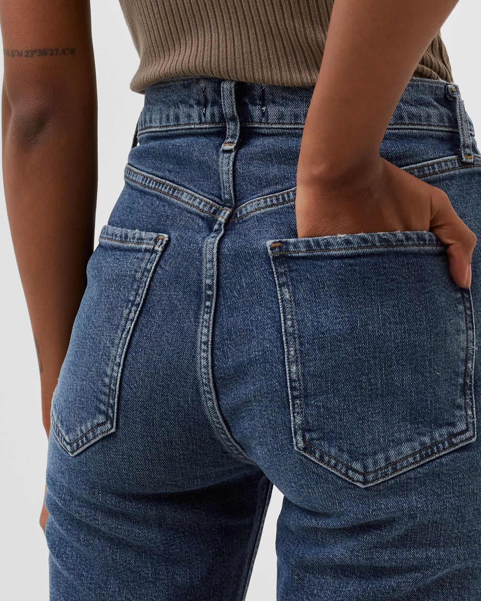 WMNS riley long in cypher