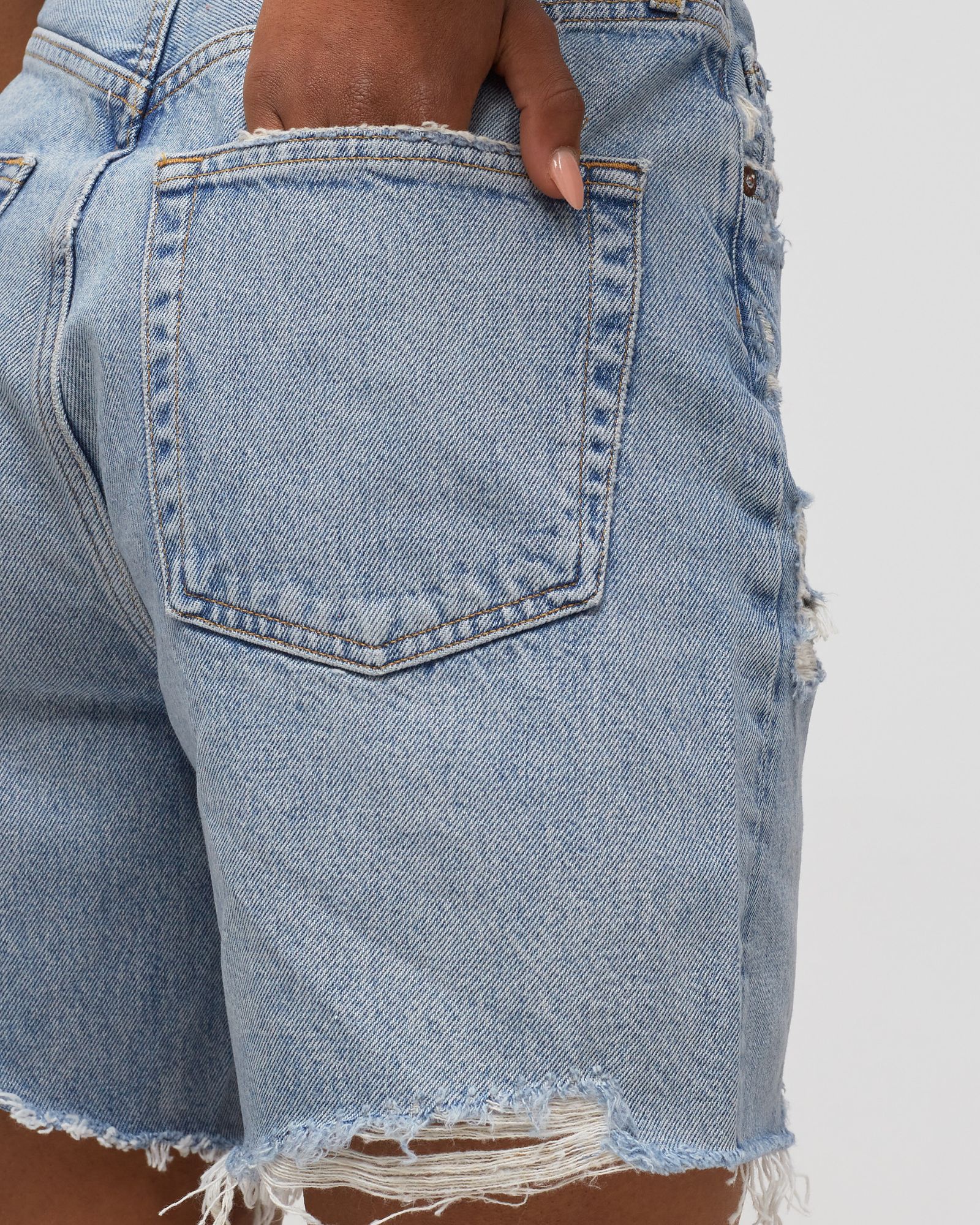 WMNS stella short in deserted