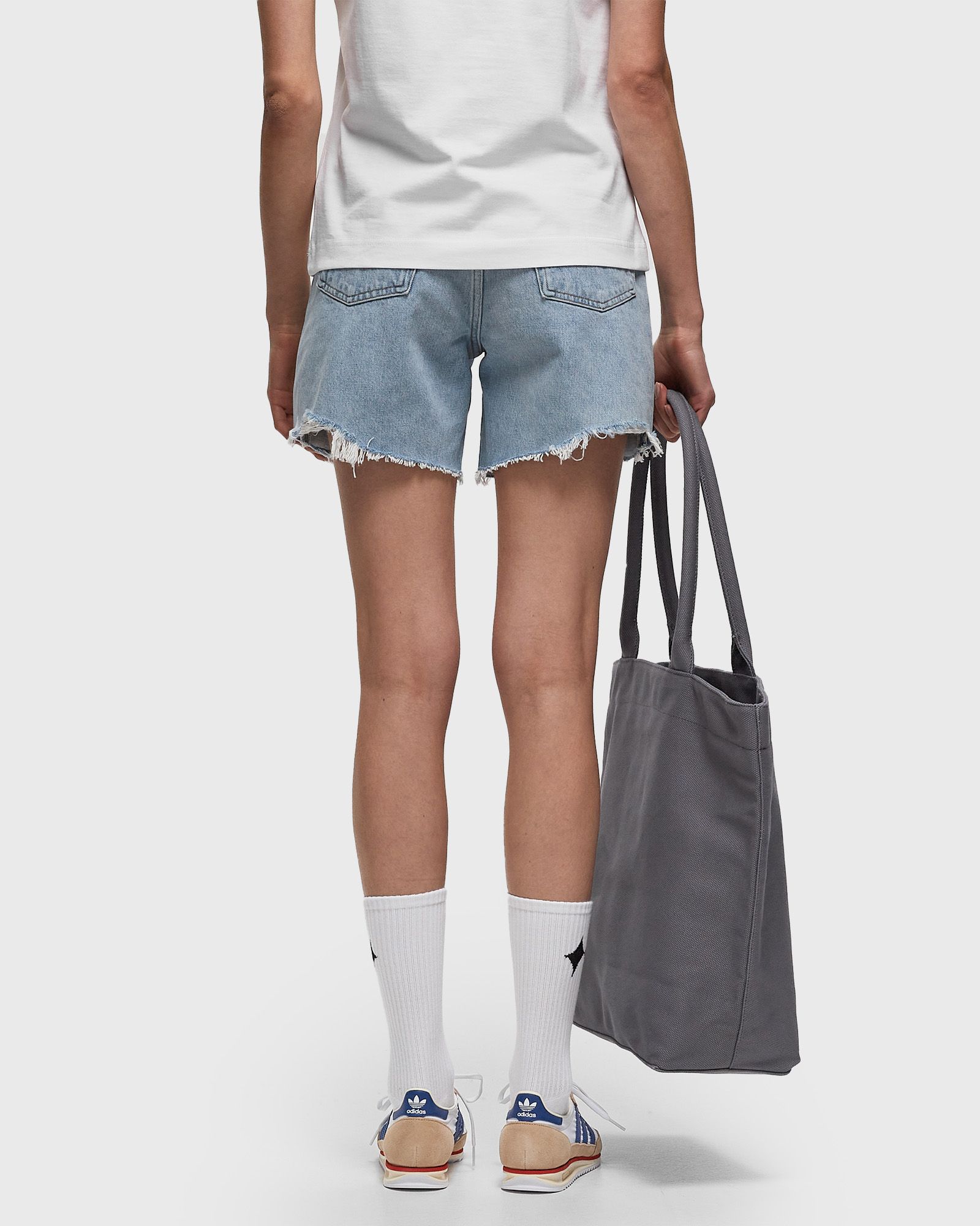 WMNS stella short in agreement