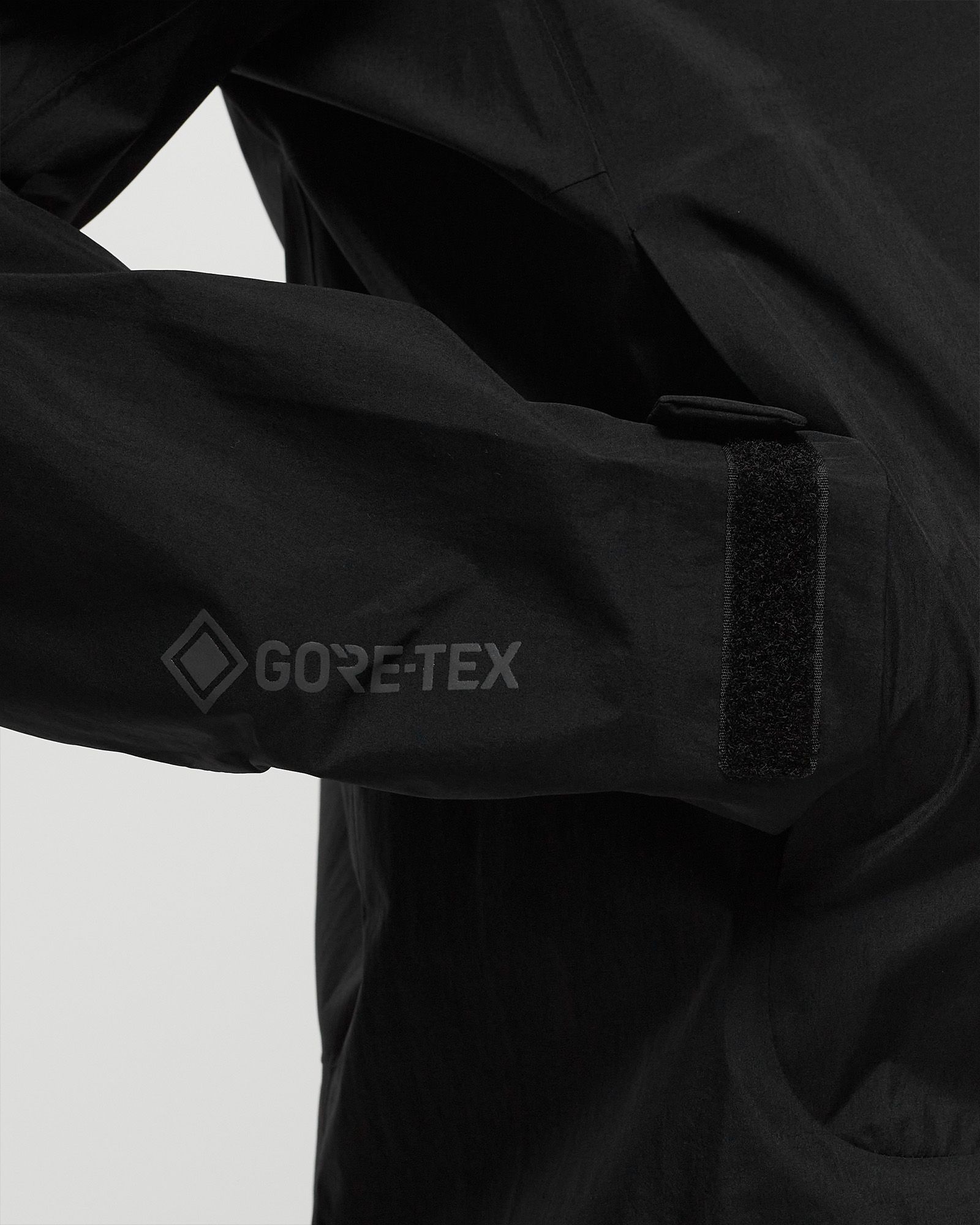Gore-Tex Hooded Rain Jacket