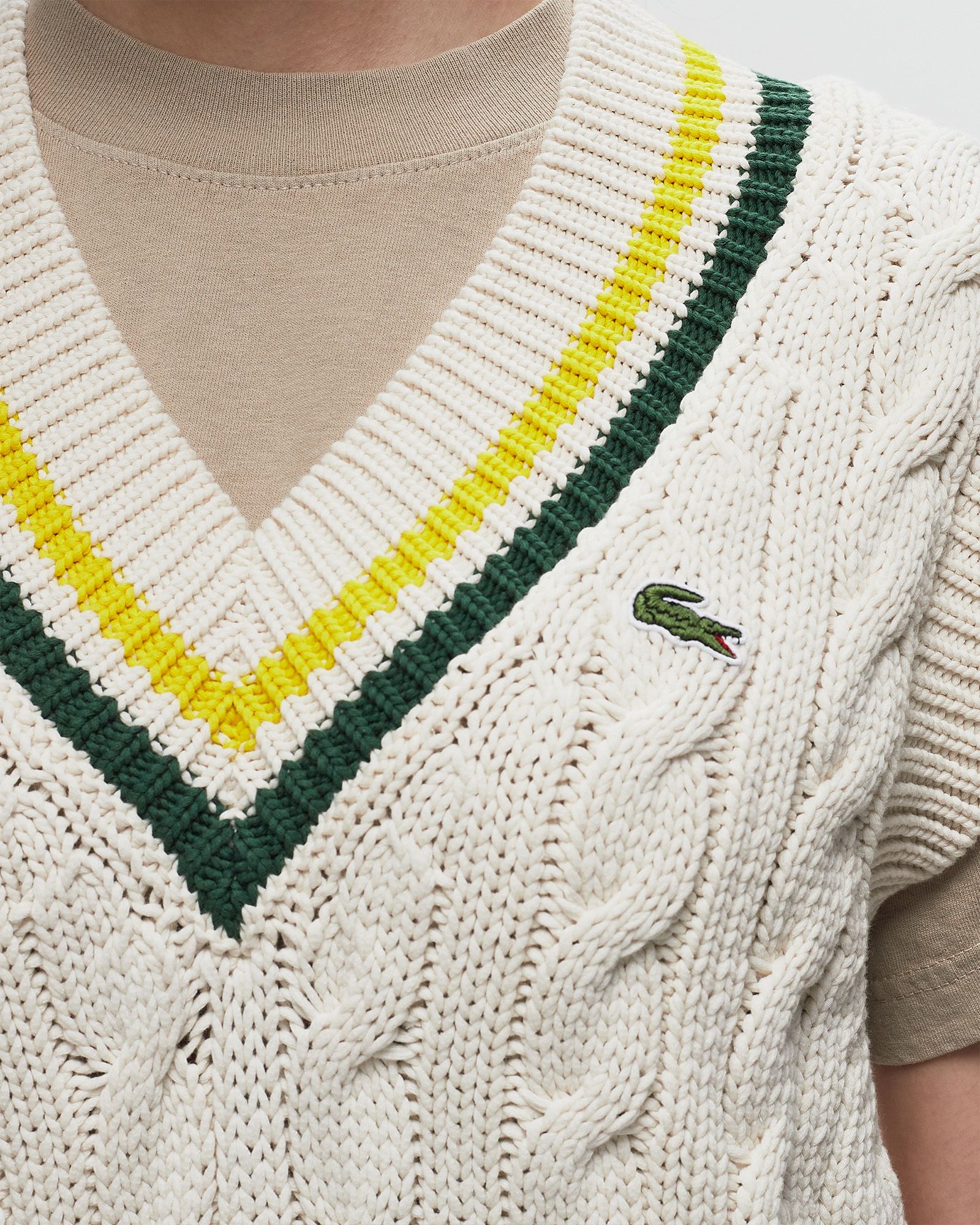 V NECK CABLE KNIT SWEATER VEST