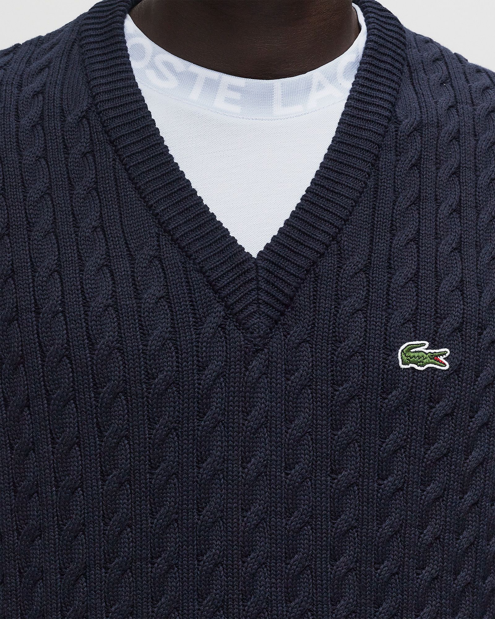 COTTON BLEND CABLE KNIT SWEATER VEST