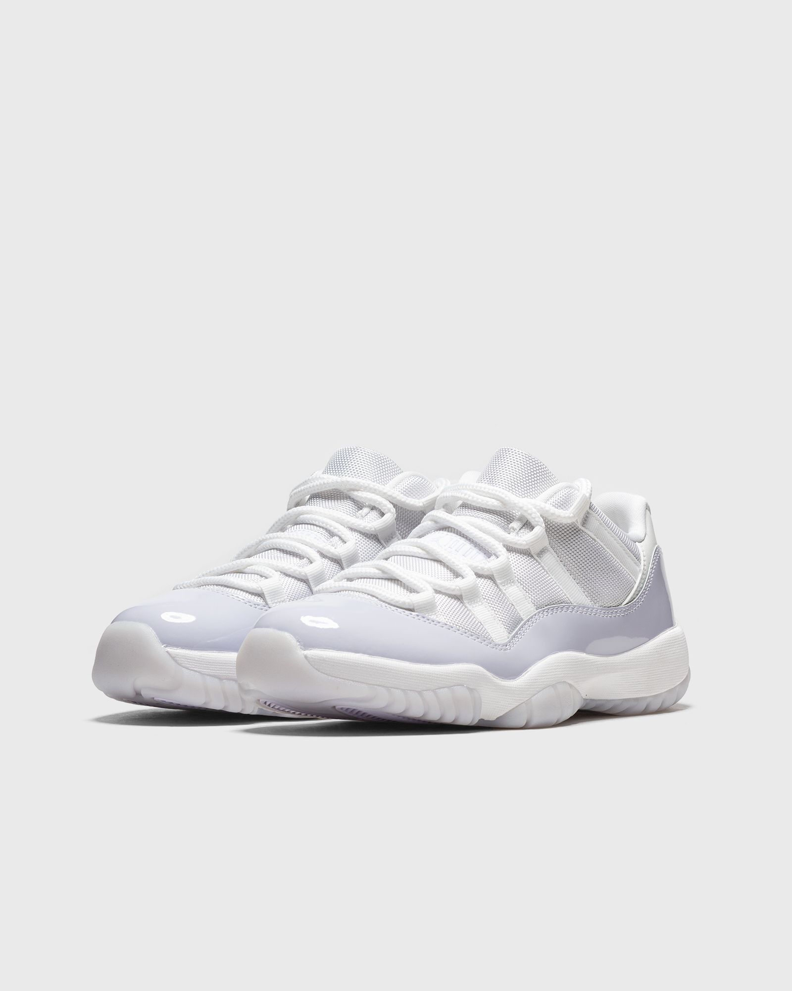 WMNS Air Jordan 11 Retro Low "Pure Violet"