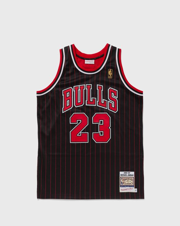  Mitchell & Ness Chicago Bulls Authentic Michael Jordan #23  Black 1997/98 Hardwood Classics Alternate Jersey (Small) : Sports & Outdoors