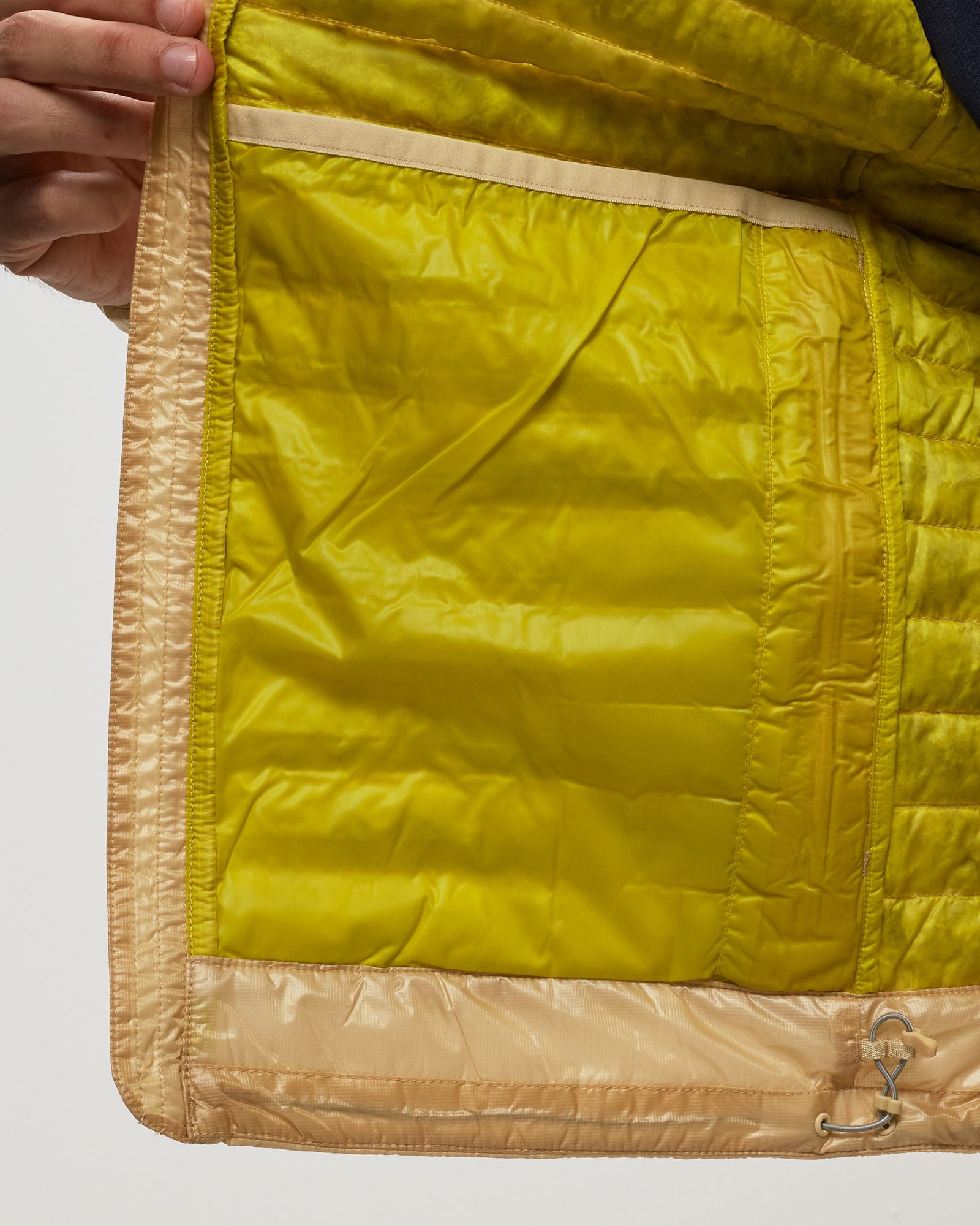 EXPLORE HOODED LIGHTWEIGHT DOWN JACKET