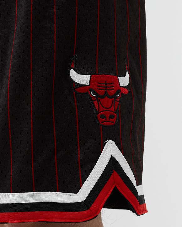  Mitchell & Ness Chicago Bulls Men's Alternate 1996-97 Swingman  Shorts : Sports & Outdoors