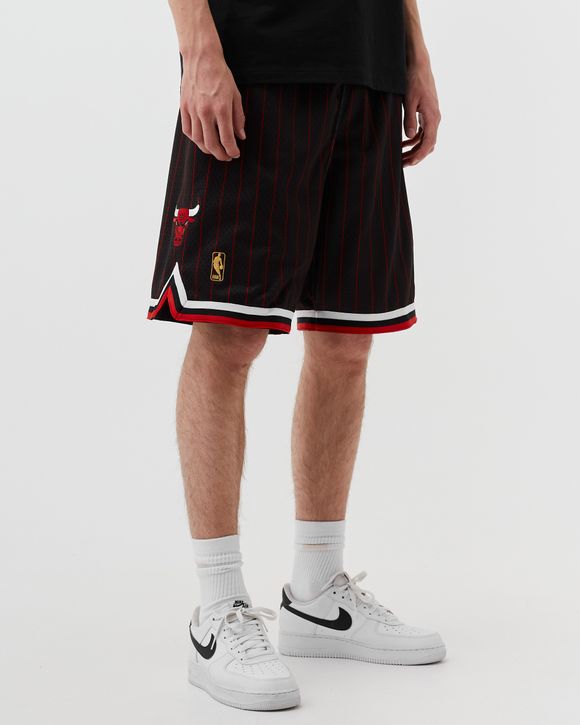  Mitchell & Ness Chicago Bulls Men's Alternate 1996-97 Swingman  Shorts : Sports & Outdoors