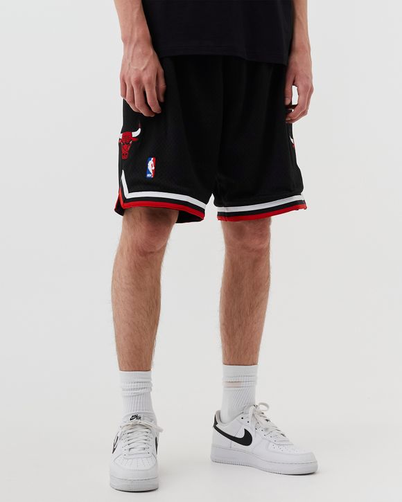 Shop Mitchell & Ness Chicago Bulls 1997-1998 NBA Alternate Swingman Shorts  SMSHAC18023-CBUBLCK97 black