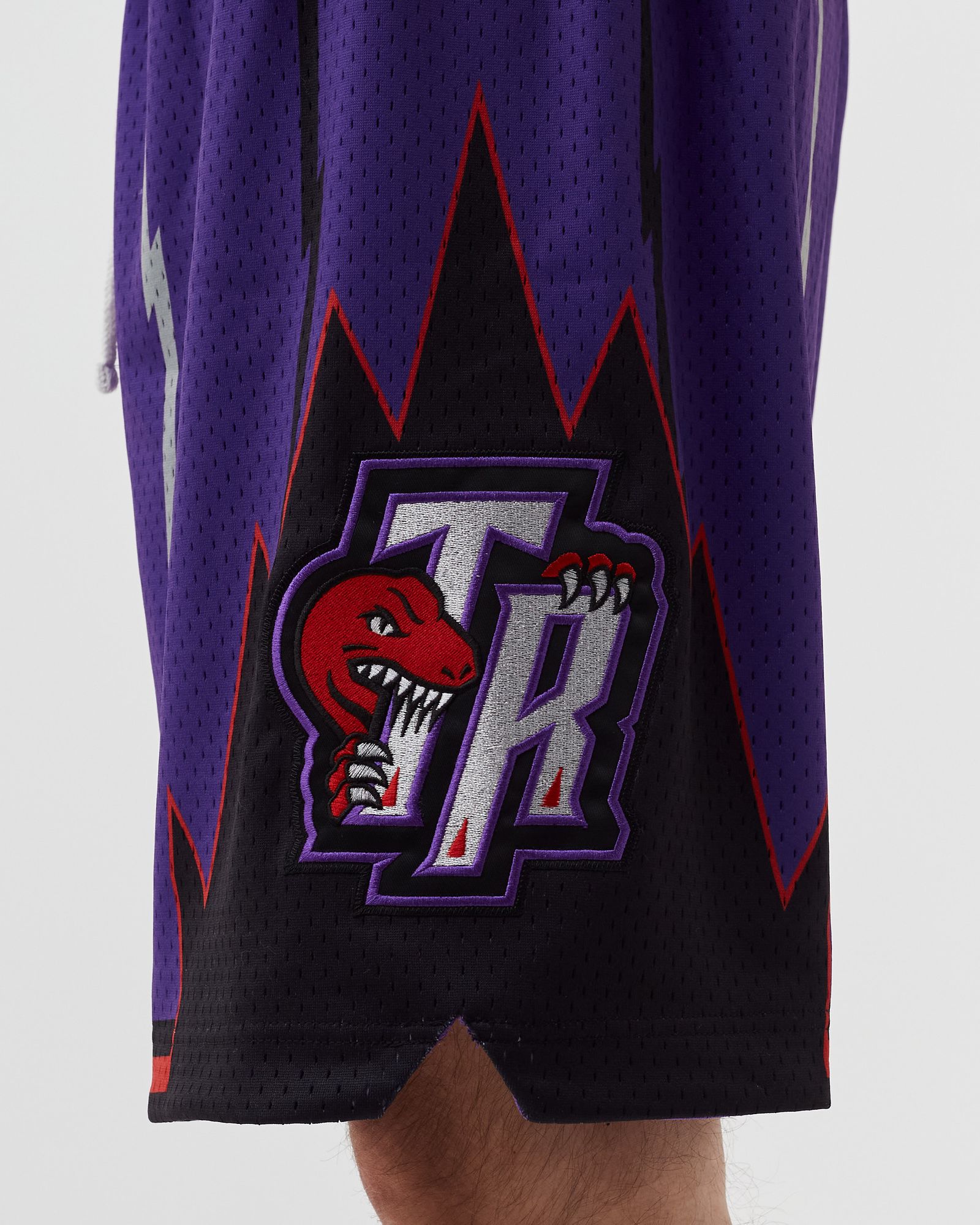 NBA AUTHENTIC SHORTS TORONTO RAPTORS ROAD 1998-99