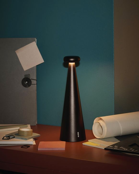 BEDIN TABLE LAMP - USB C PLUG