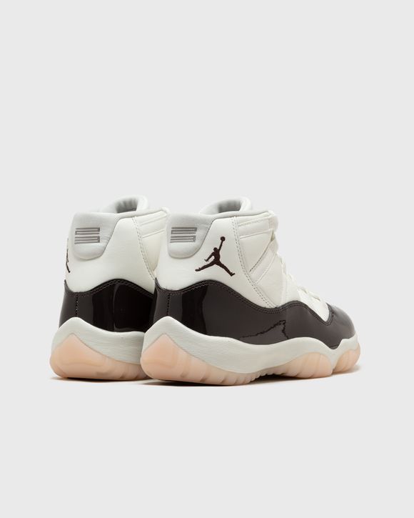 Women's Air Jordan 11 Retro Neapolitan, Sail Velvet Brown / 10