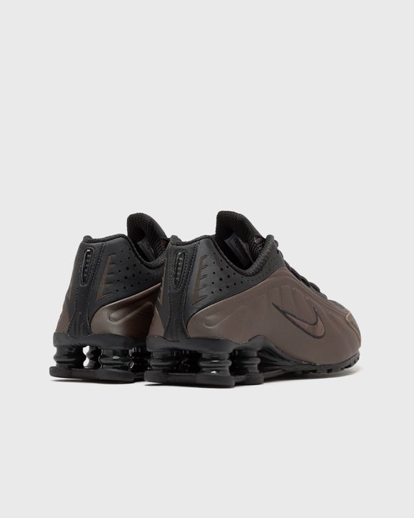 スニーカー Nike WMNS SHOX R4 BROWN Nike WMNS SHOX R4 Brown | BSTN Store