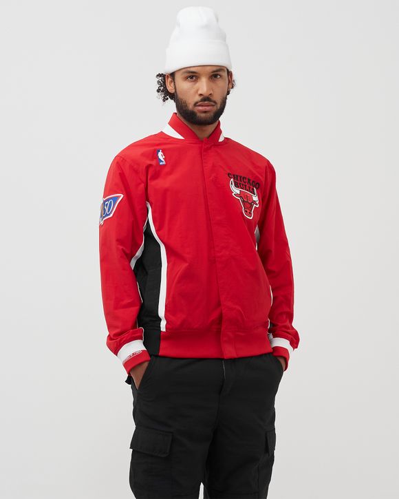 Bulls warm store up suit