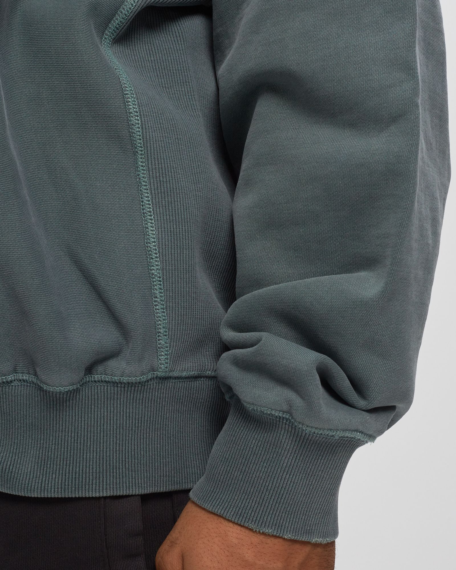 PIGMENT DYED EMBROIDERED CREWNECK SWEATSHIRT