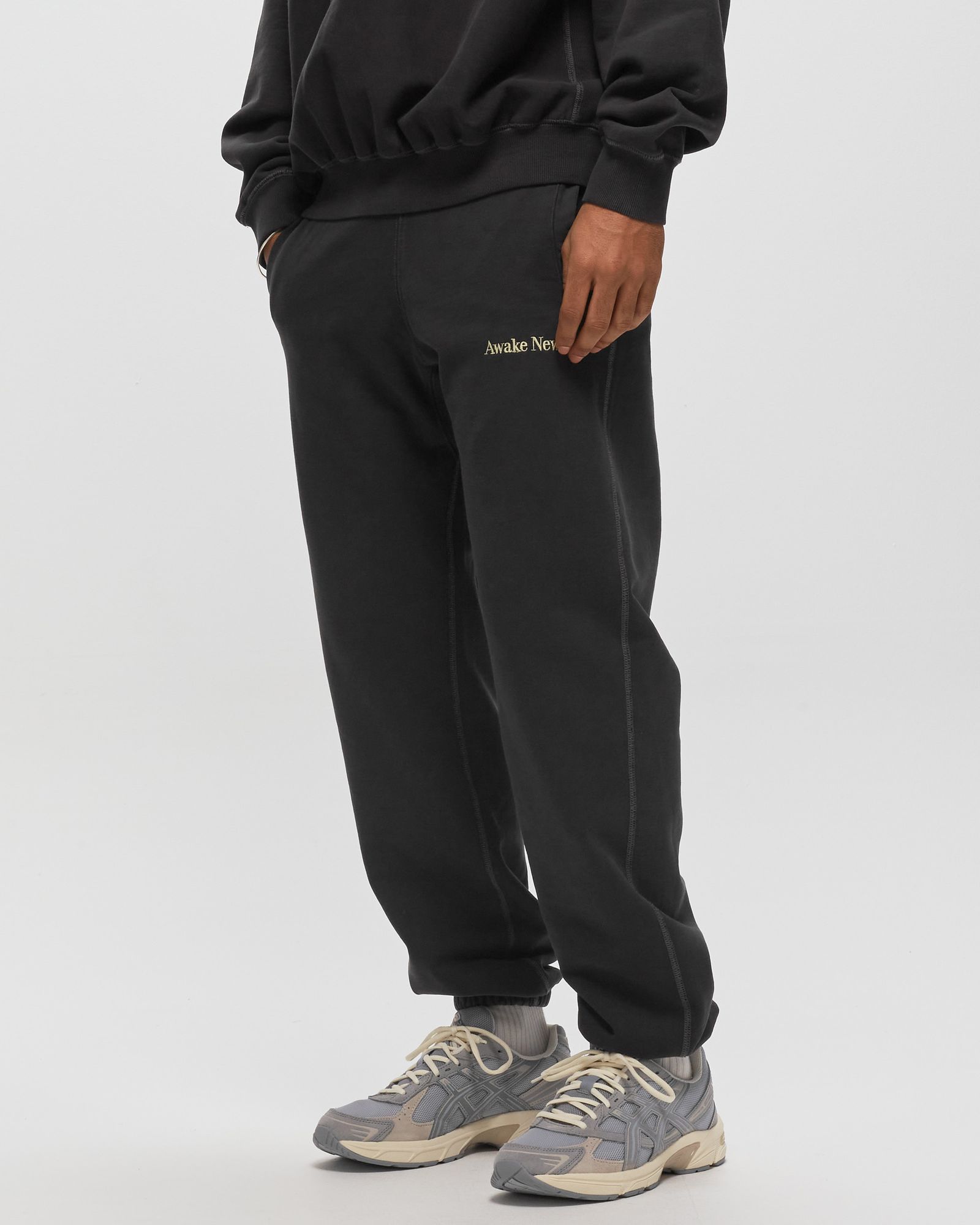 PIGMENT DYED EMBROIDERED SWEATPANT