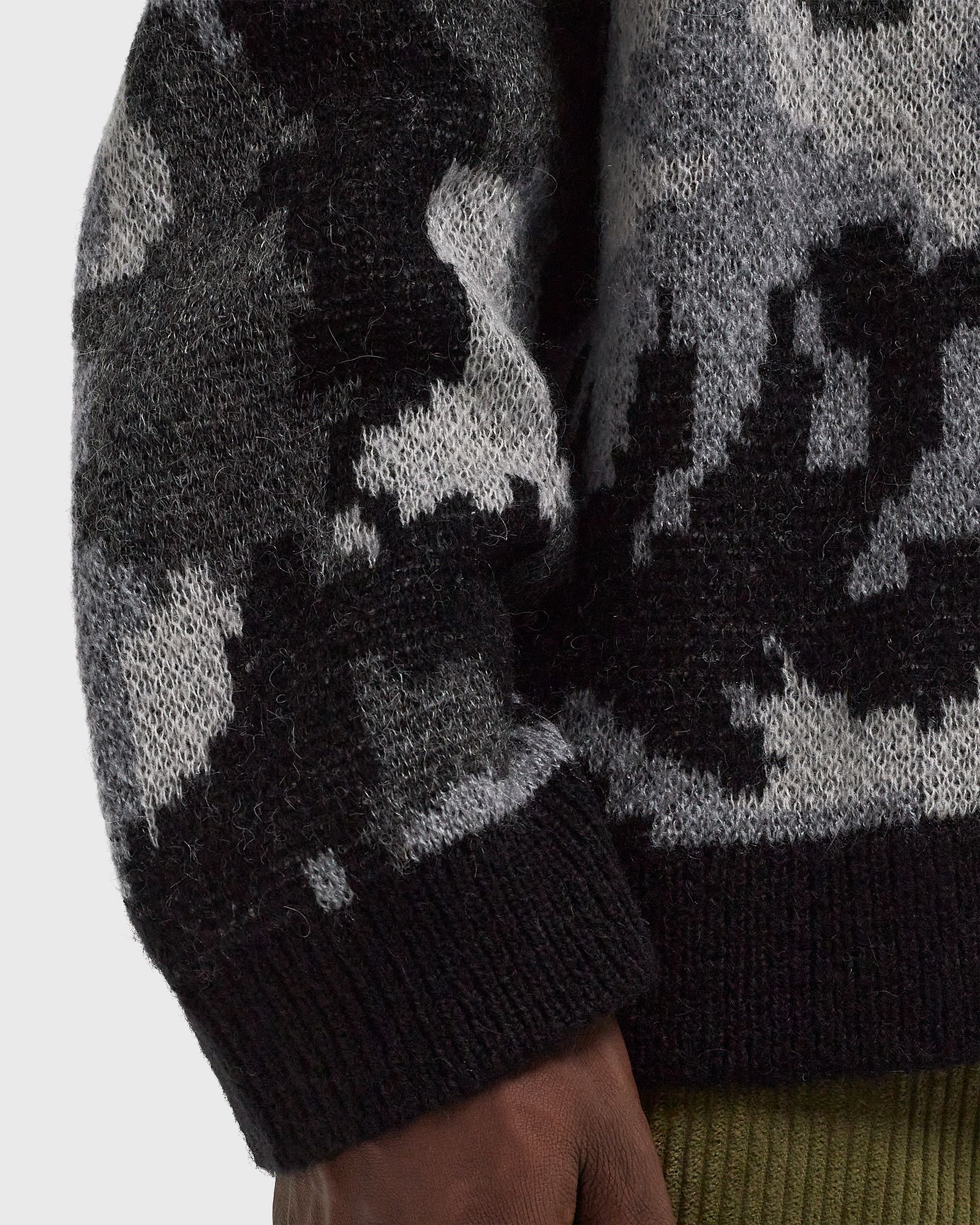 CAMO CREWNECK SWEATER