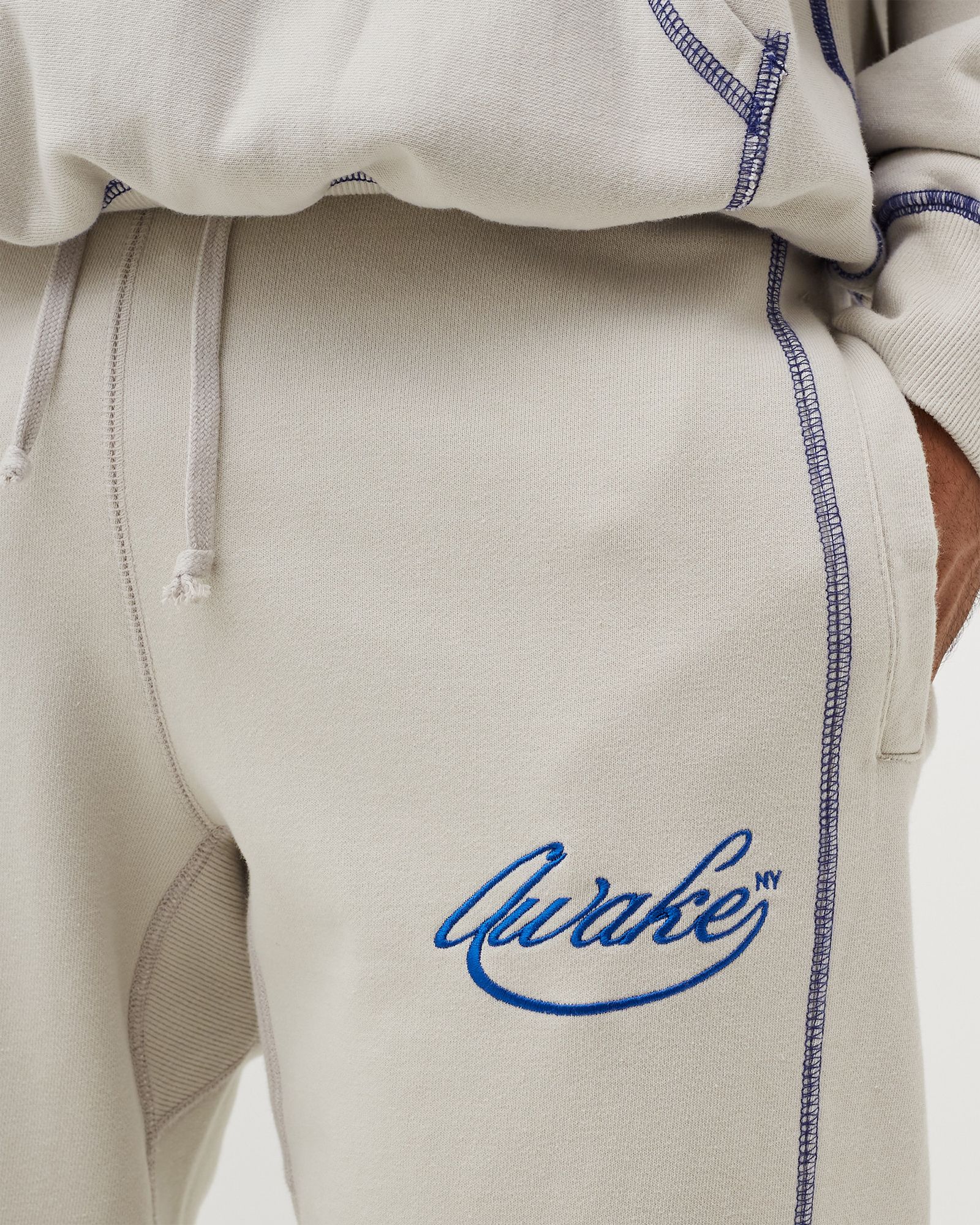 Contrast Stitch Script Logo Sweatpant