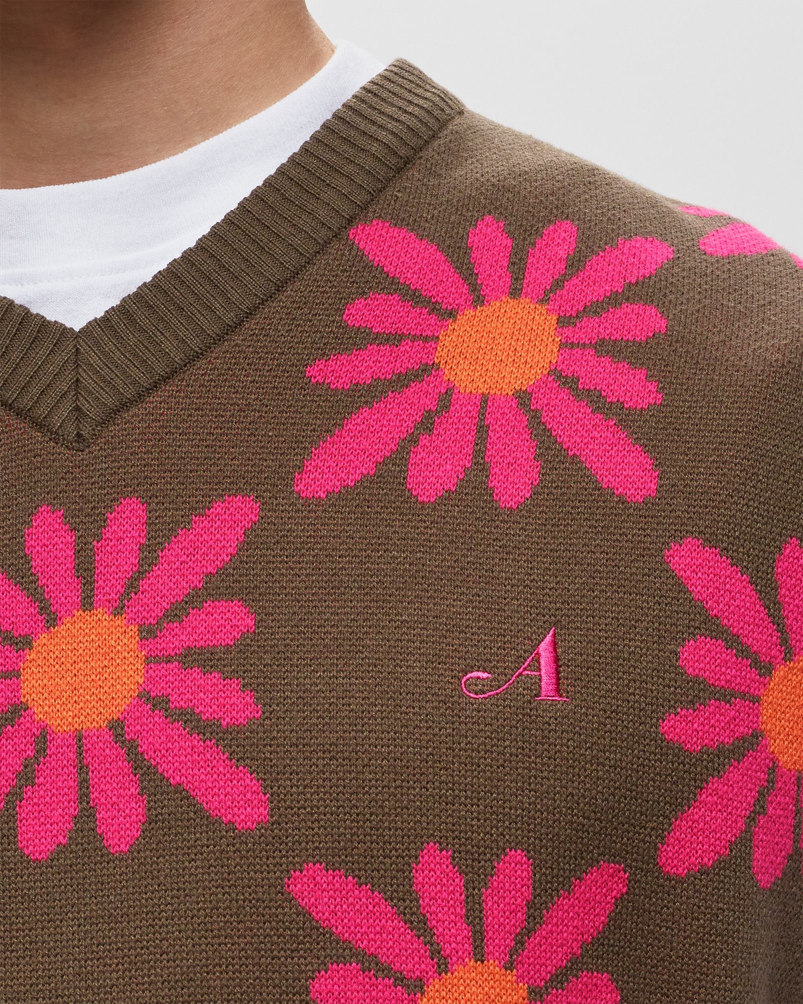 CHECKERED FLORAL SWEATER VEST