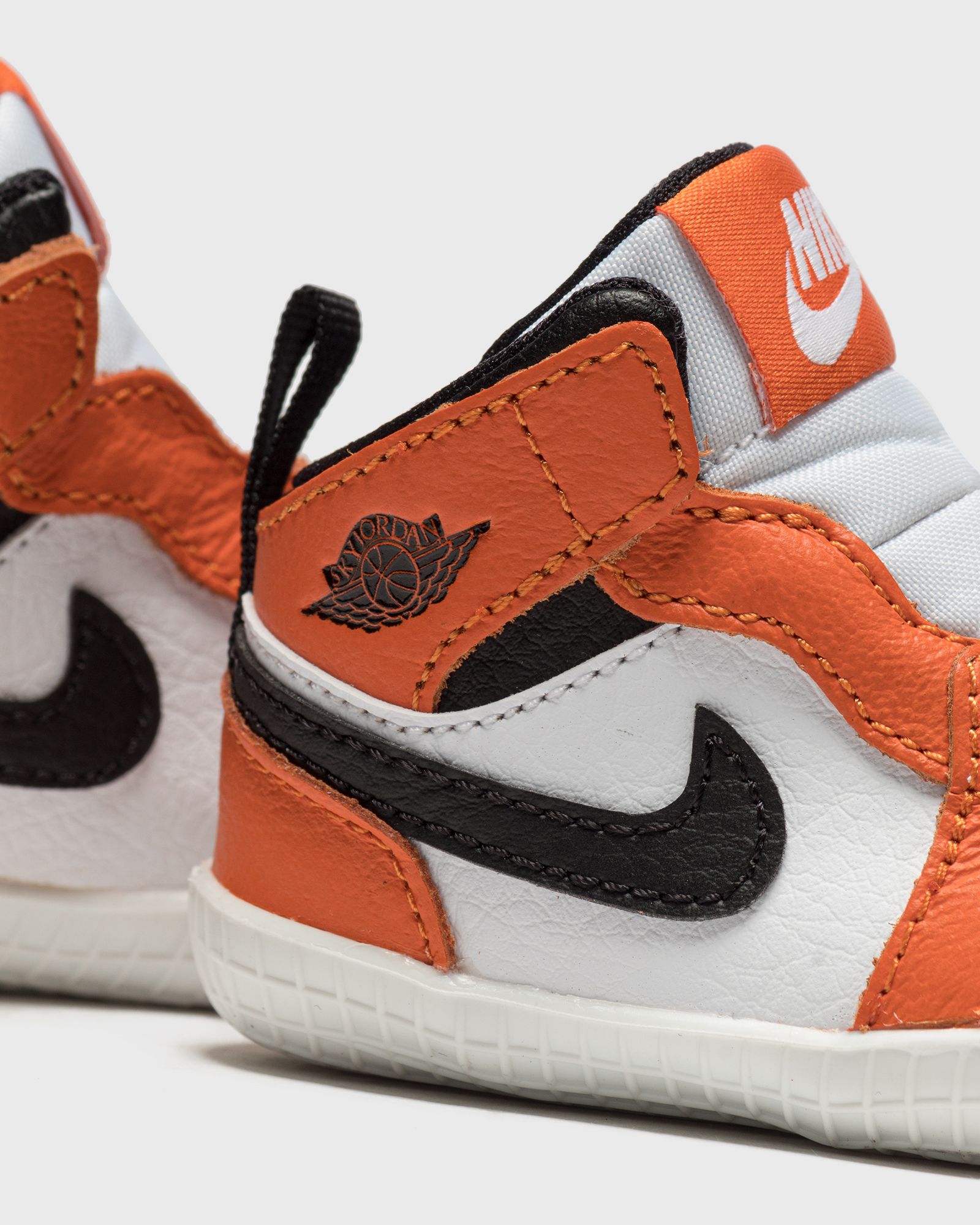JORDAN 1 CRIB BOOTIE