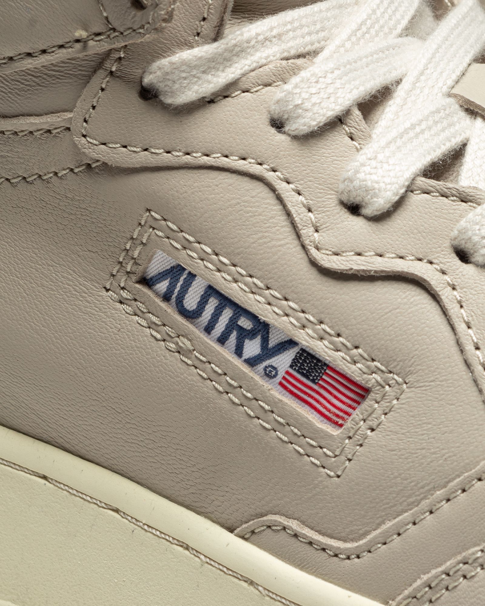 WMNS Autry Mid