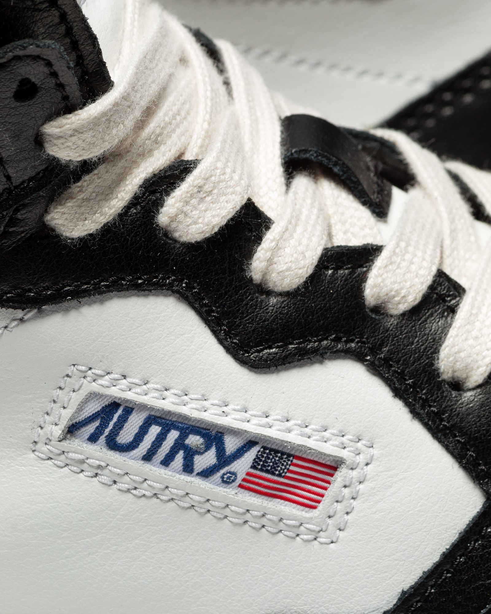 WMNS Autry Mid