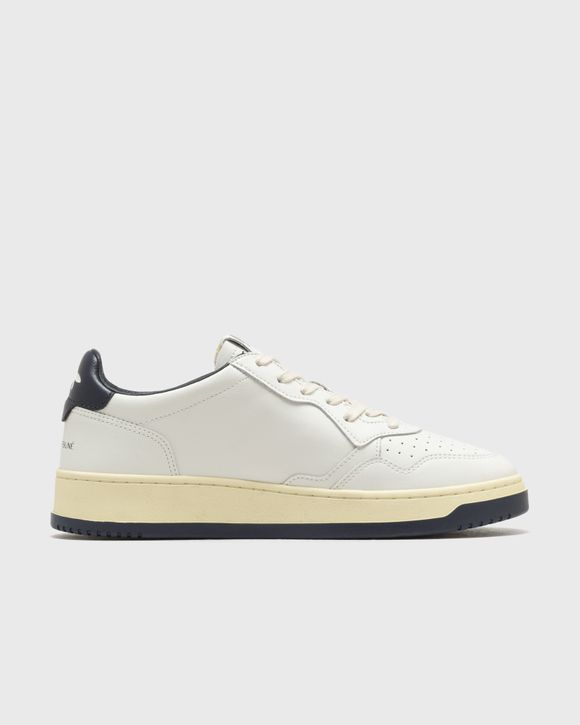 x MAISON KITSUNE MEDALIST LOW