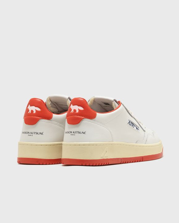 x MAISON KITSUNE MEDALIST LOW
