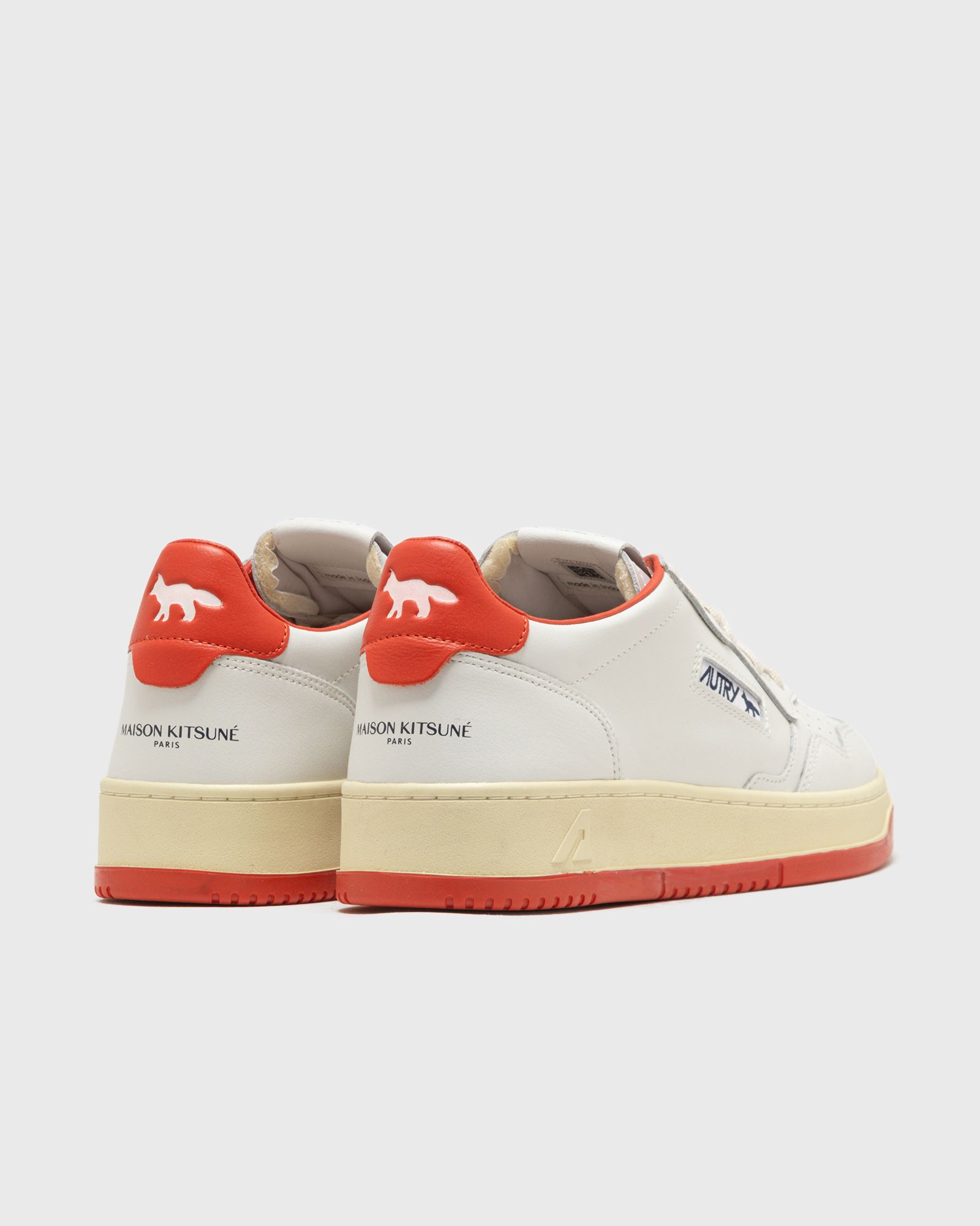 x MAISON KITSUNE MEDALIST LOW