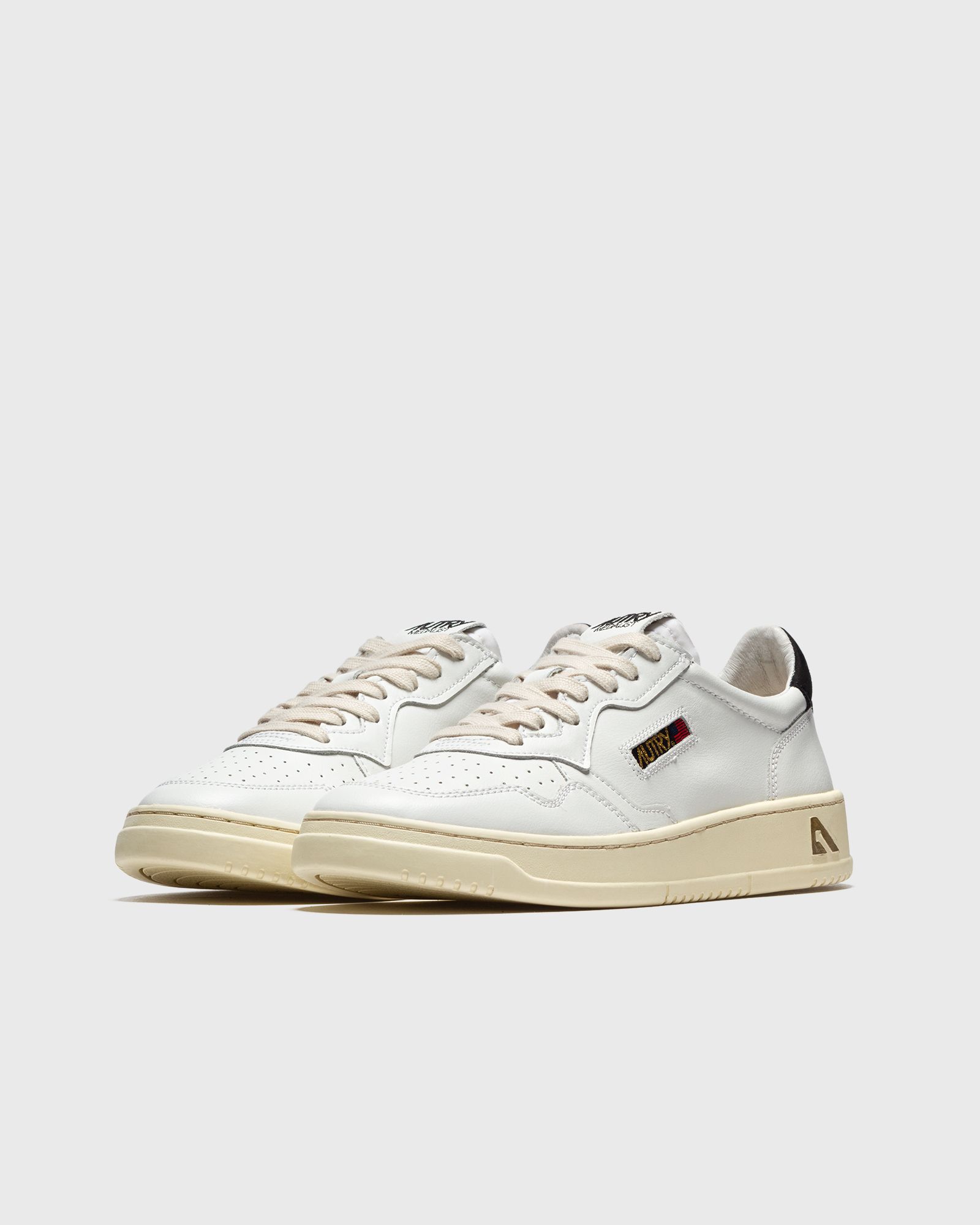 WMNS AUTRY 01 LOW GOLDCLUB