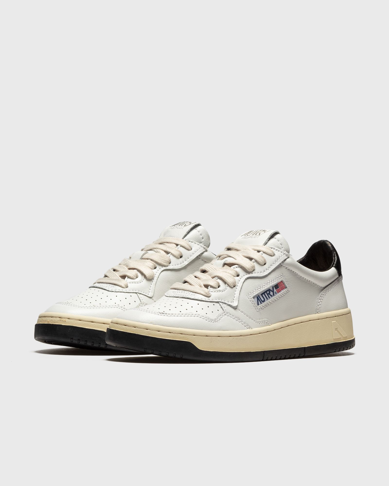 WMNS Autry 01 Low