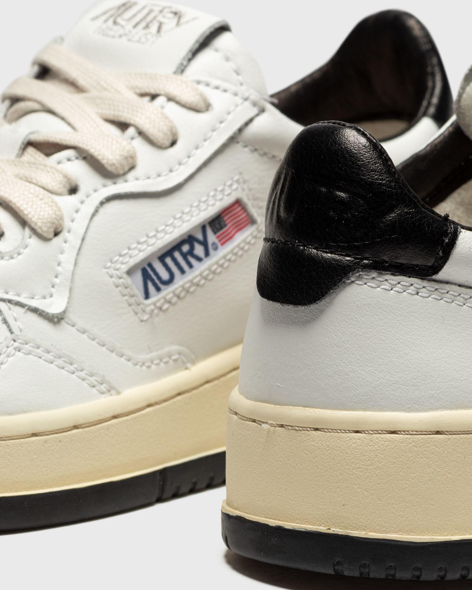 WMNS Autry 01 Low