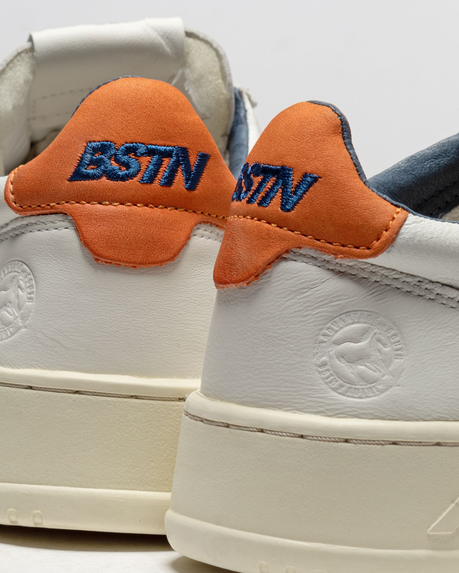 WMNS BSTN X AUTRY 01 LOW