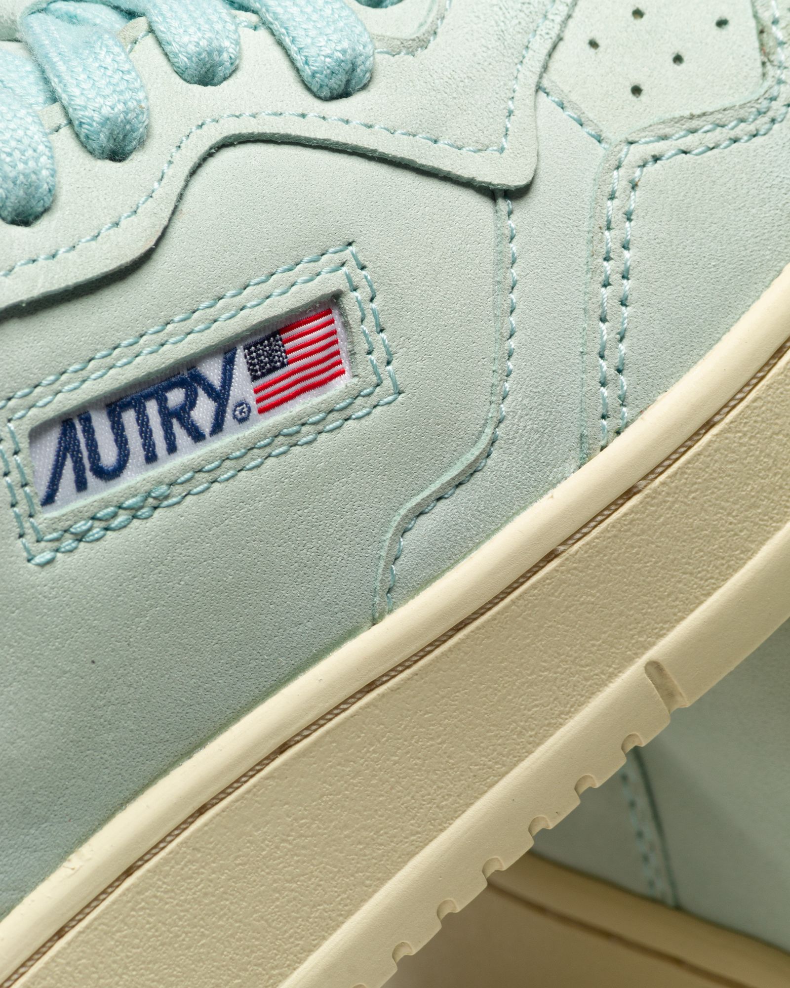 WMNS Autry 01 Low