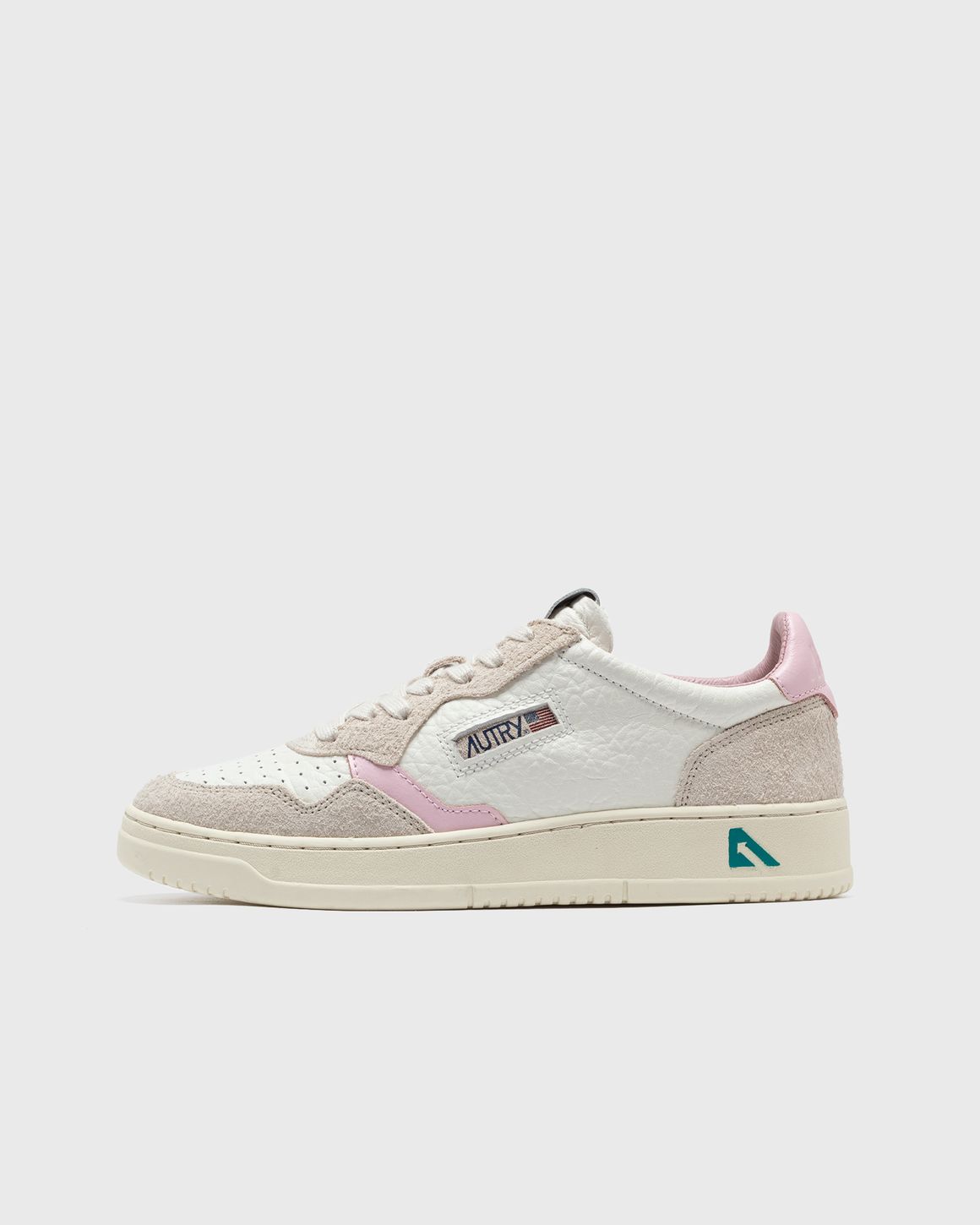 Autry Action Shoes WMNS MEDALIST LOW Pink/Beige | BSTN Store