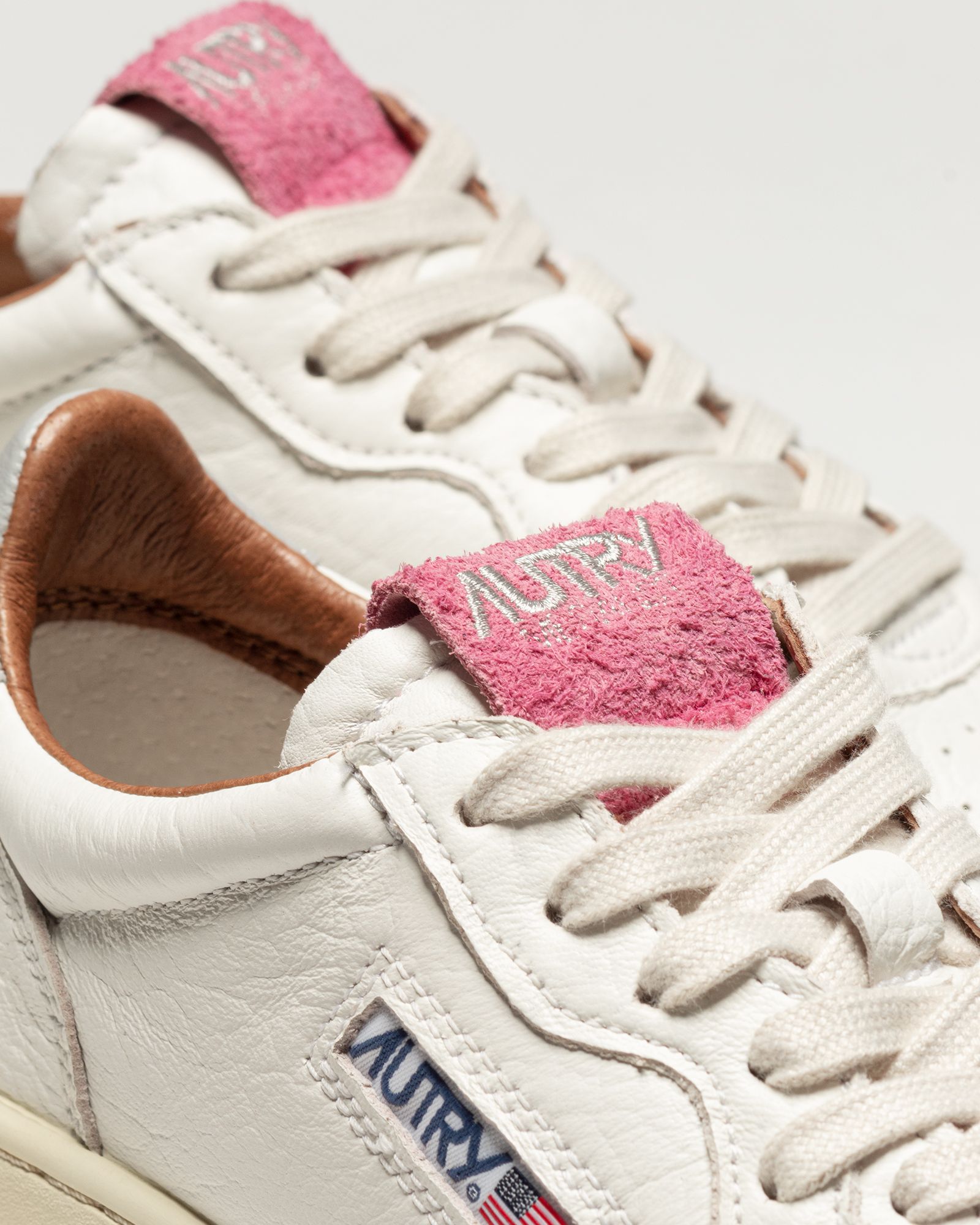 WMNS AUTRY 01 LOW