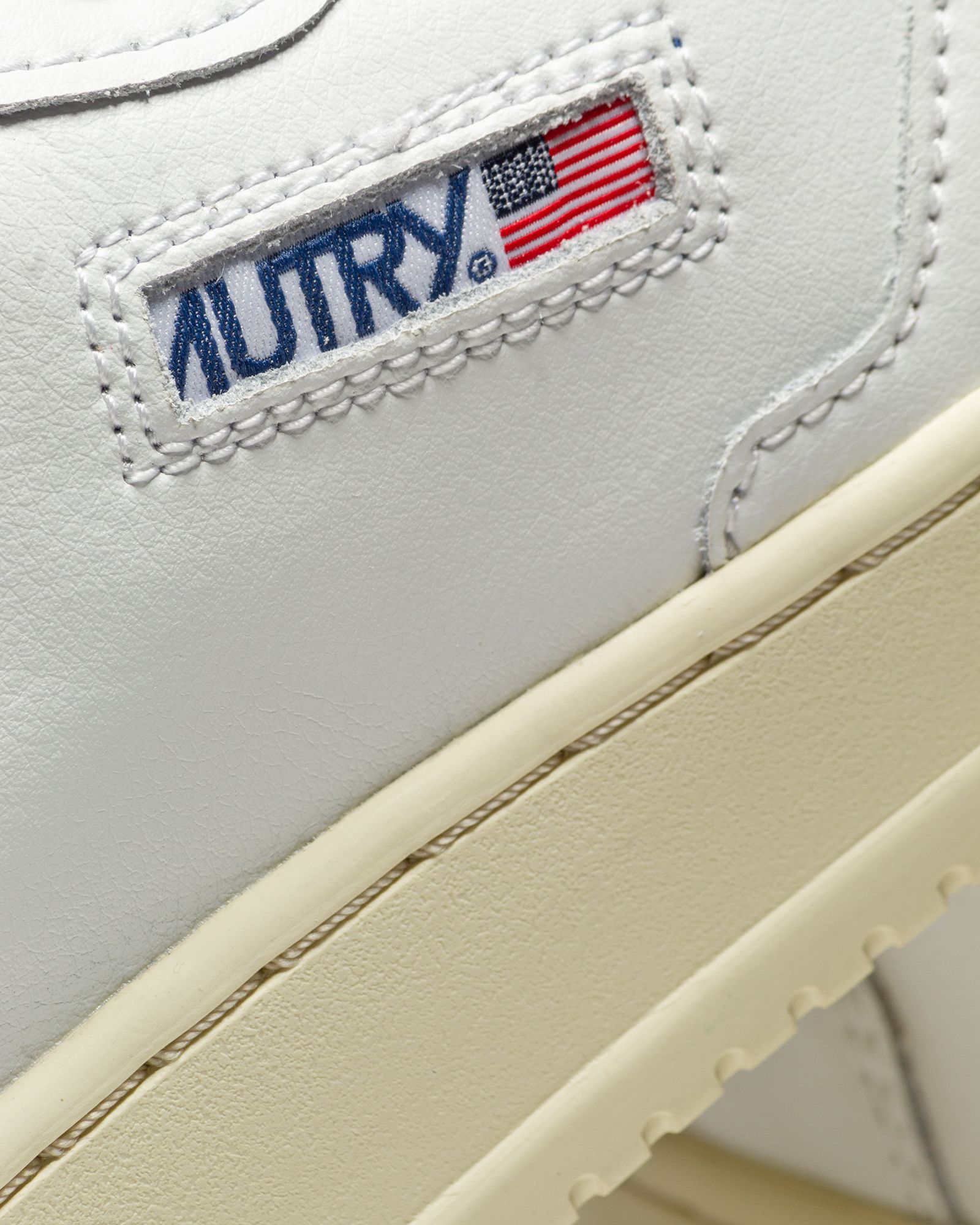 WMNS Autry 01 Low