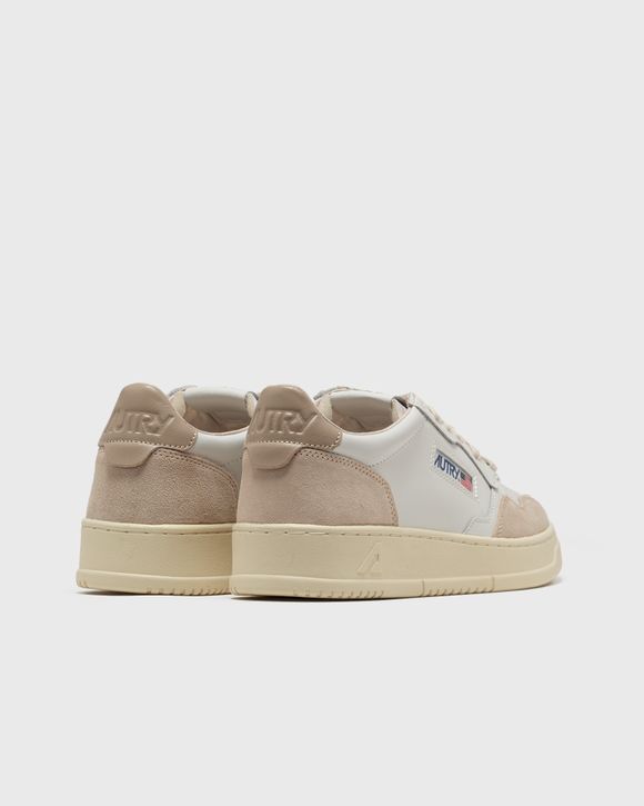 Autry Action Shoes WMNS MEDALIST LOW White/Beige | BSTN Store