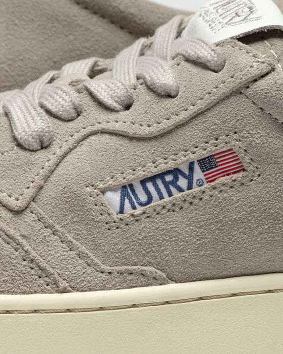 WMNS Autry 01 low 