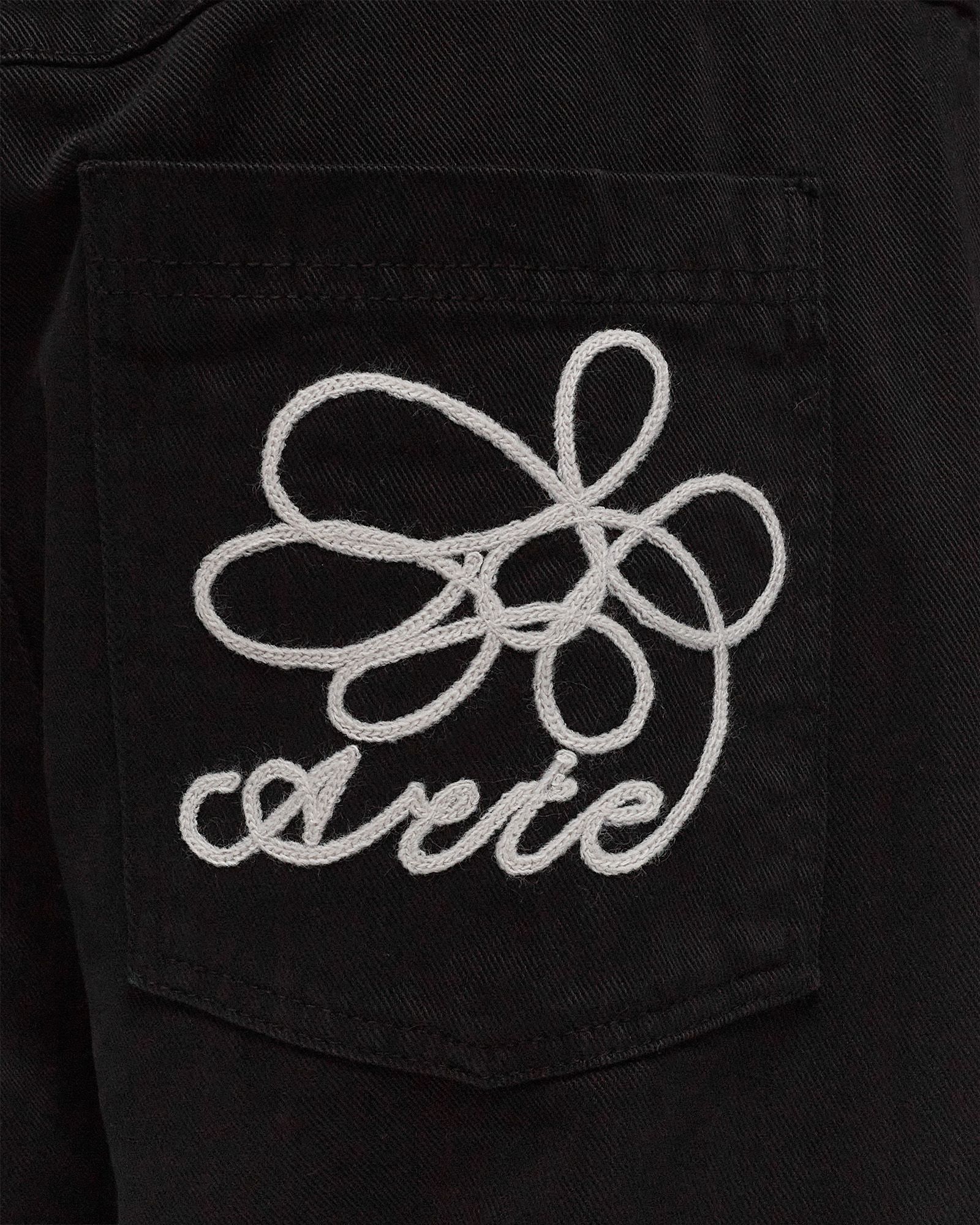 Arte round pocket embroidery Jeans