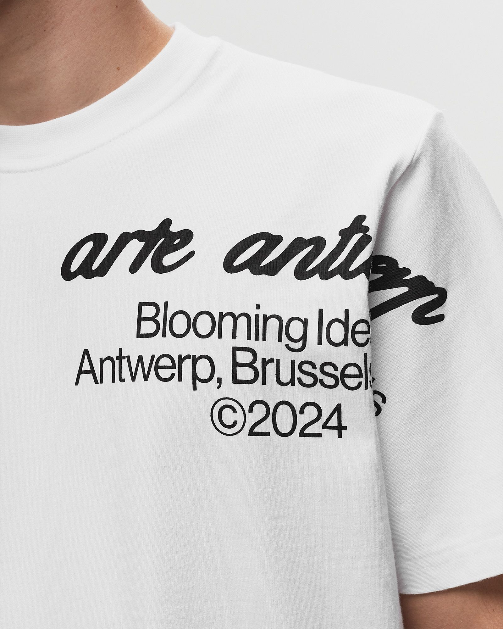 Arte Artwork Top sleeve Tee